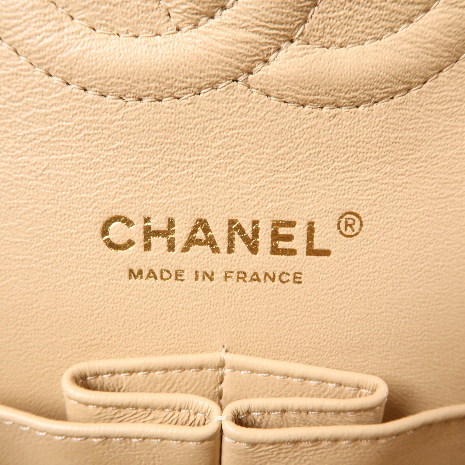 CHANEL 牛皮皮革Classic 25金扣肩背袋米色