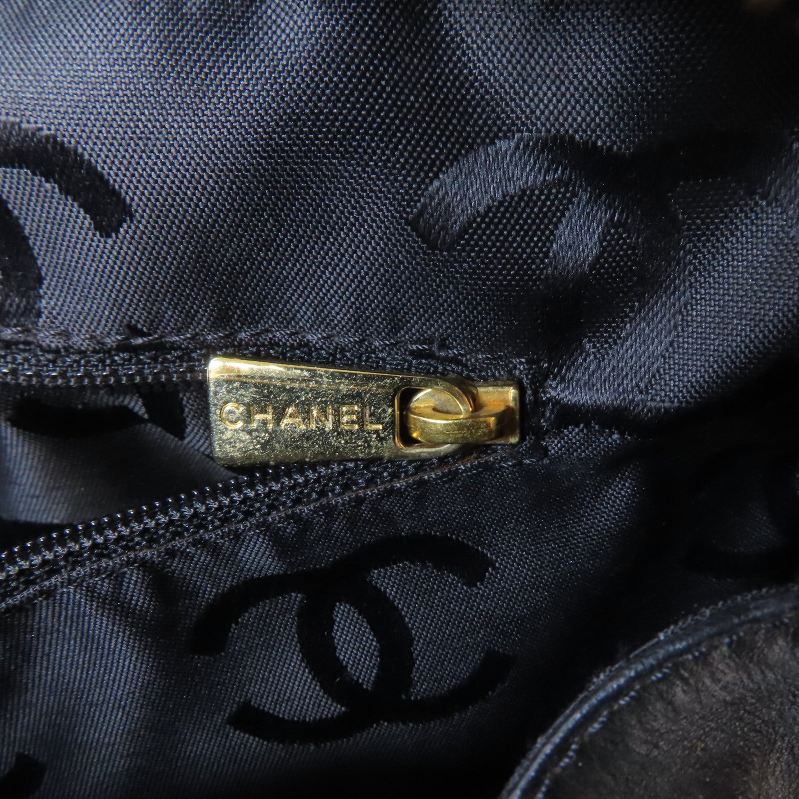 CHANEL 菱格牛皮皮革Vintage Handbag金扣金扣黑色