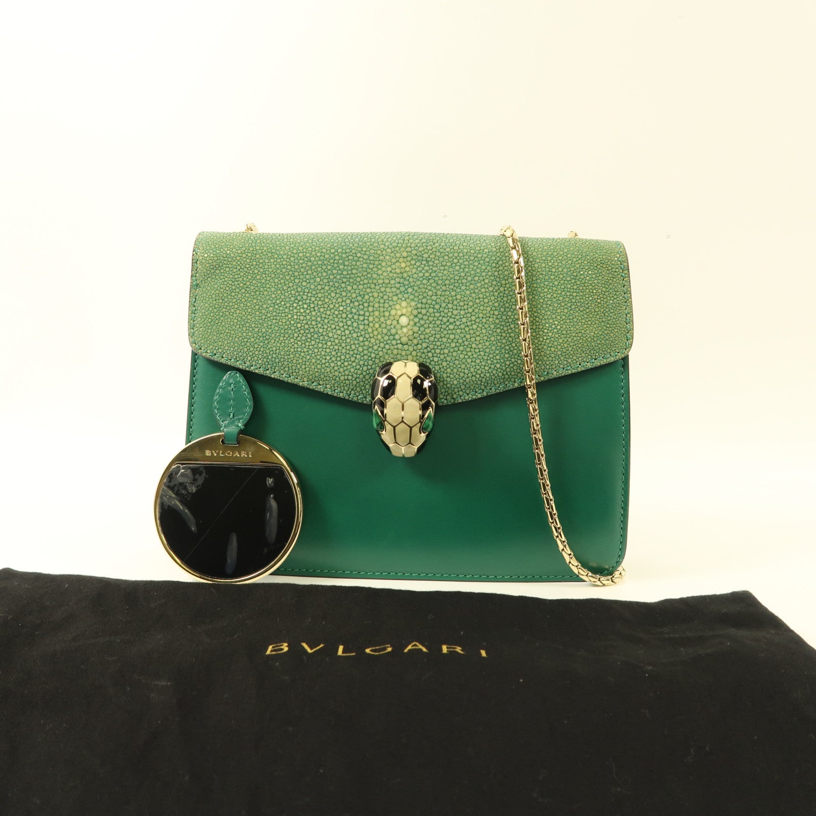 BVLGARI 魔鬼鱼皮革Serpenti Forever Bag金扣鏈帶肩背袋