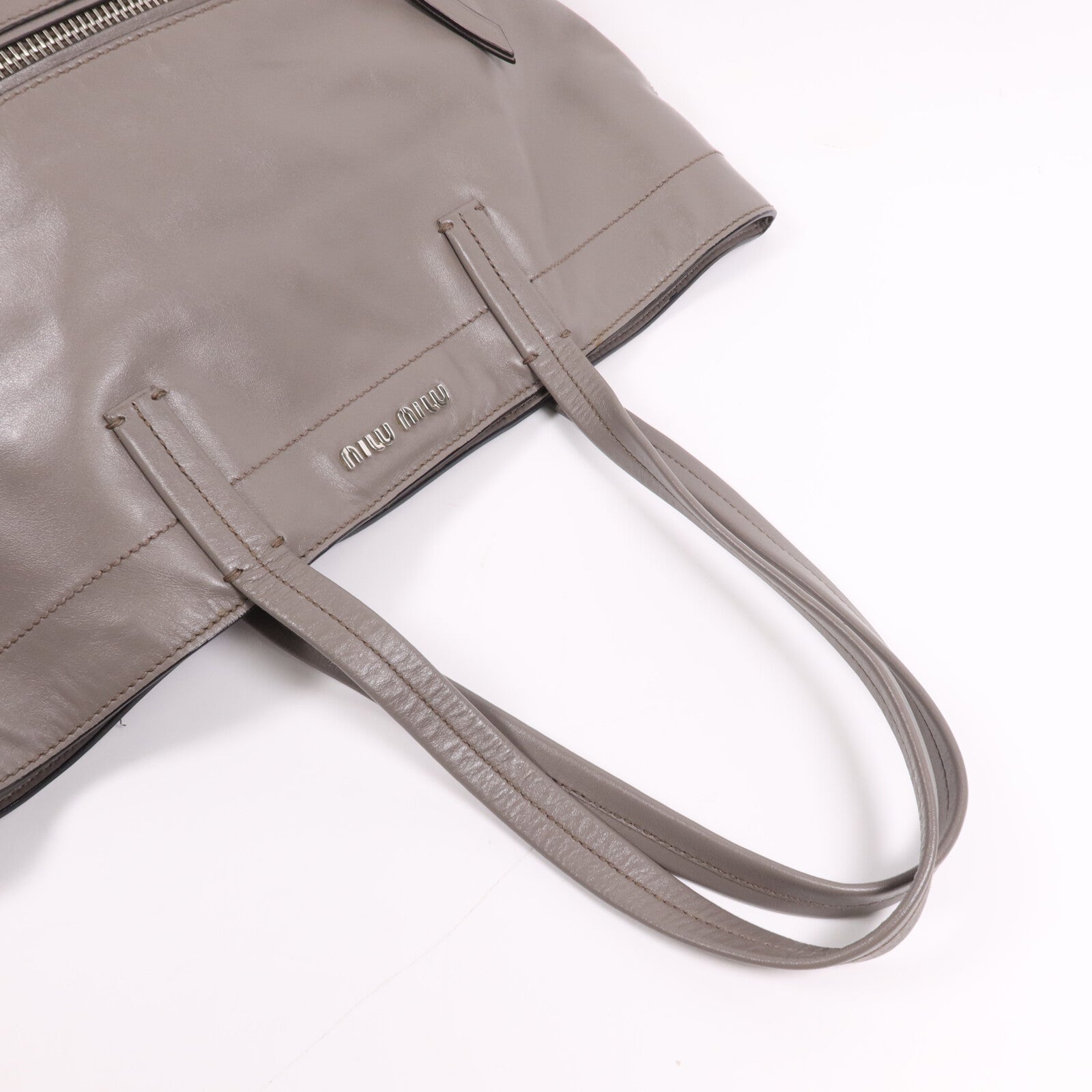 Miu Miu 牛皮皮革Tote Bag銀扣手挽袋