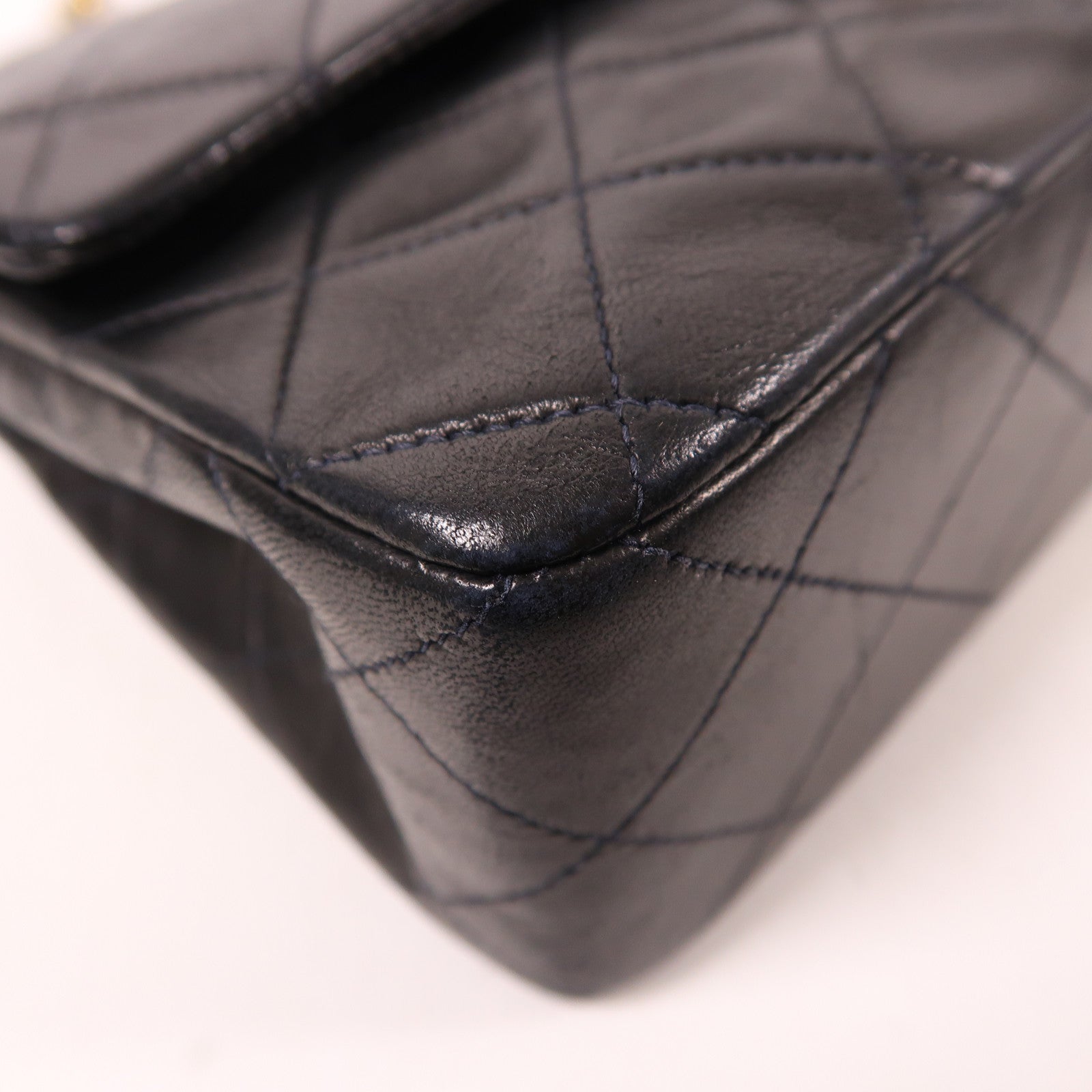 CHANEL 羊皮皮革Classic 23金扣鏈帶肩背袋