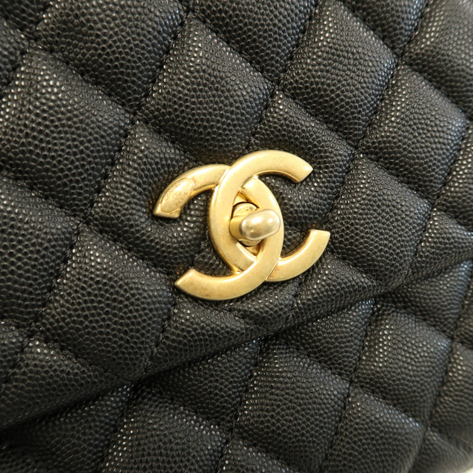 CHANEL 菱格牛皮皮革Coco Handle Medium金扣手挽肩背兩用袋黑色