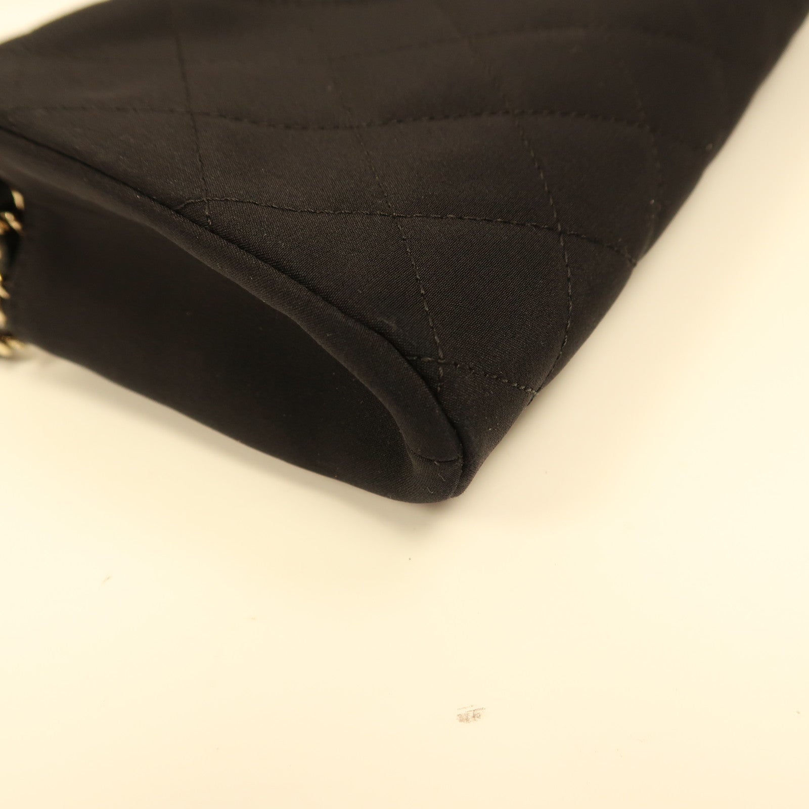 CHANEL 絲質Chain Shoulder金扣鏈帶肩背袋黑色