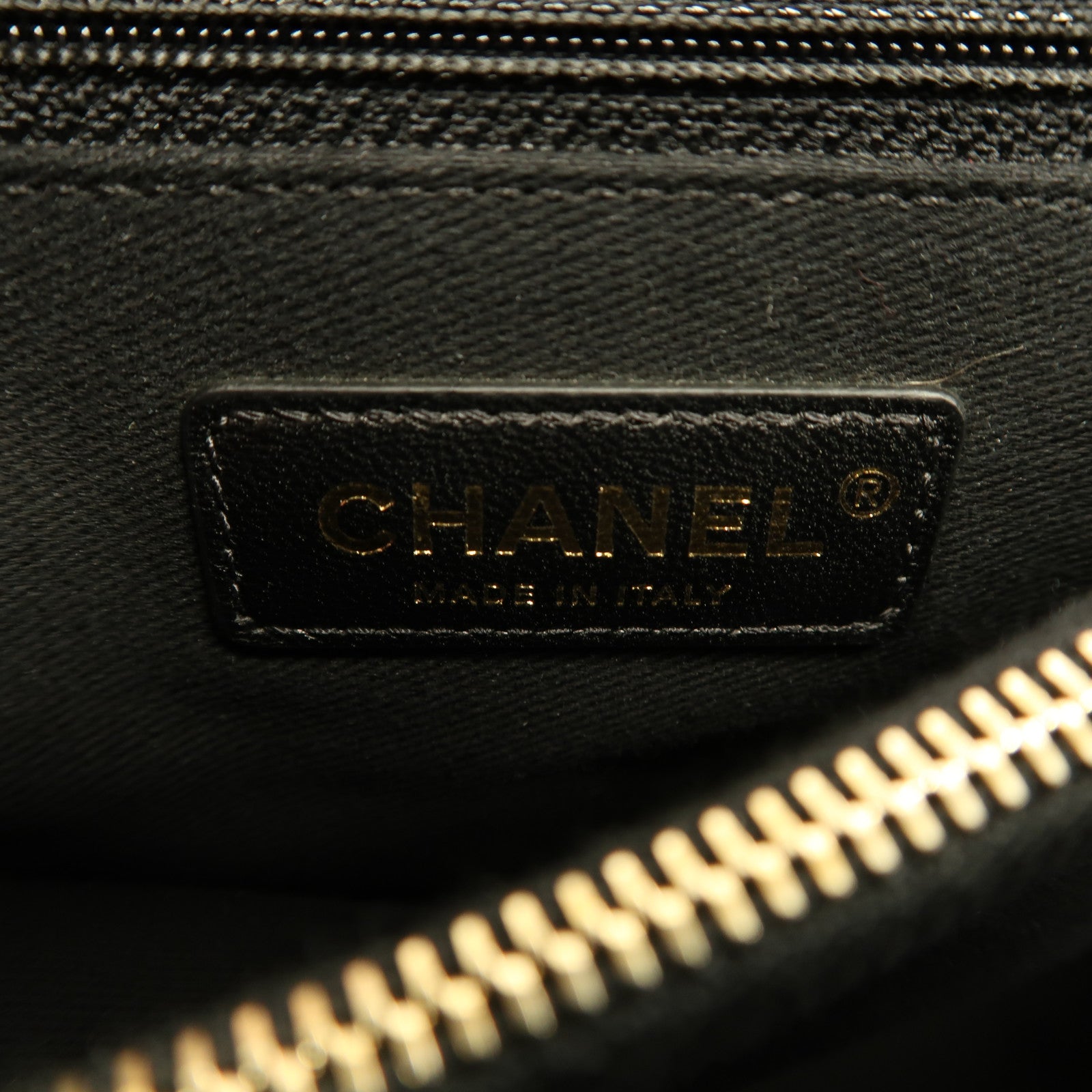 CHANEL 菱格牛皮皮革Coco Handle Medium金扣手挽肩背兩用袋黑色