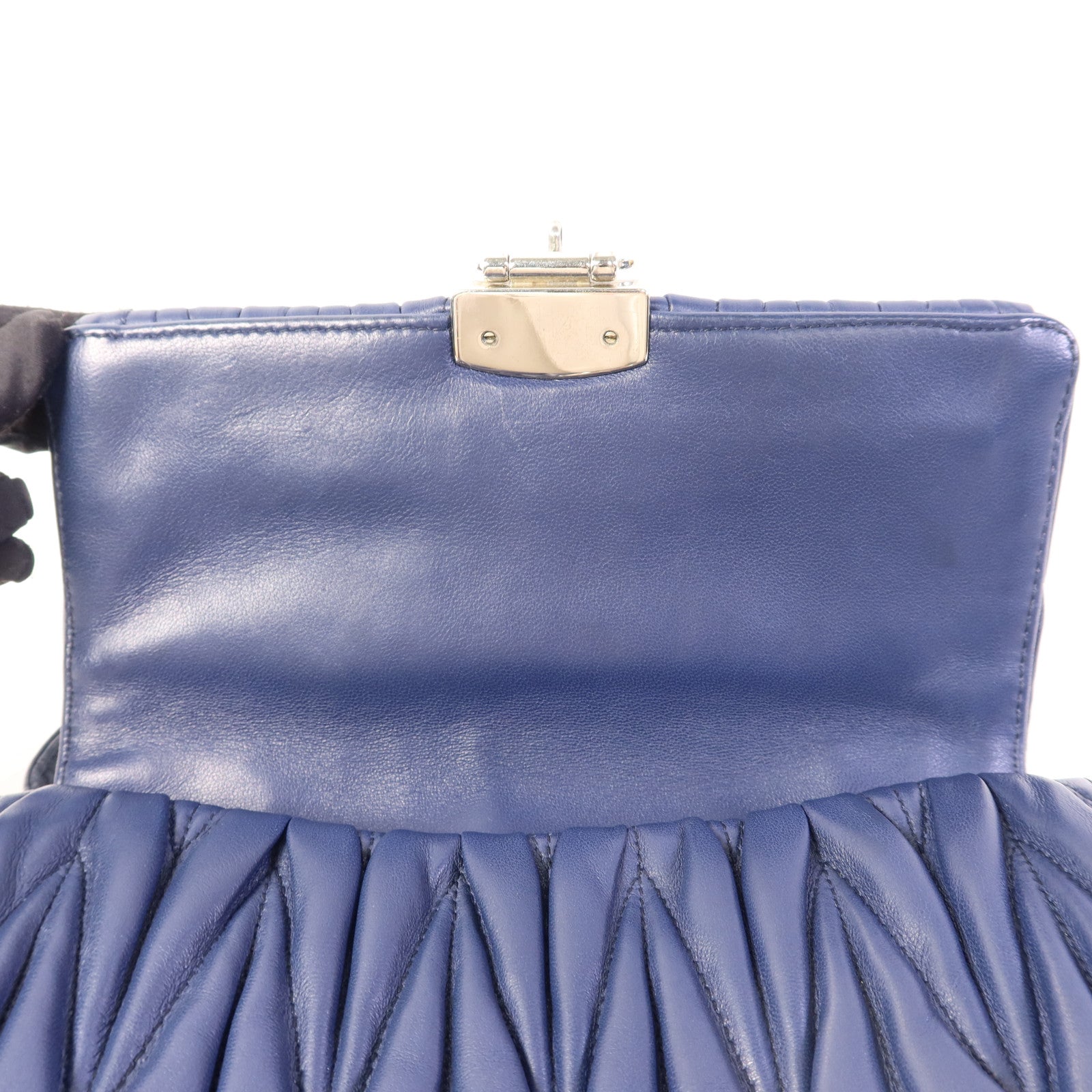 Miu Miu 羊皮皮革Chain Mini Bag銀扣肩背袋