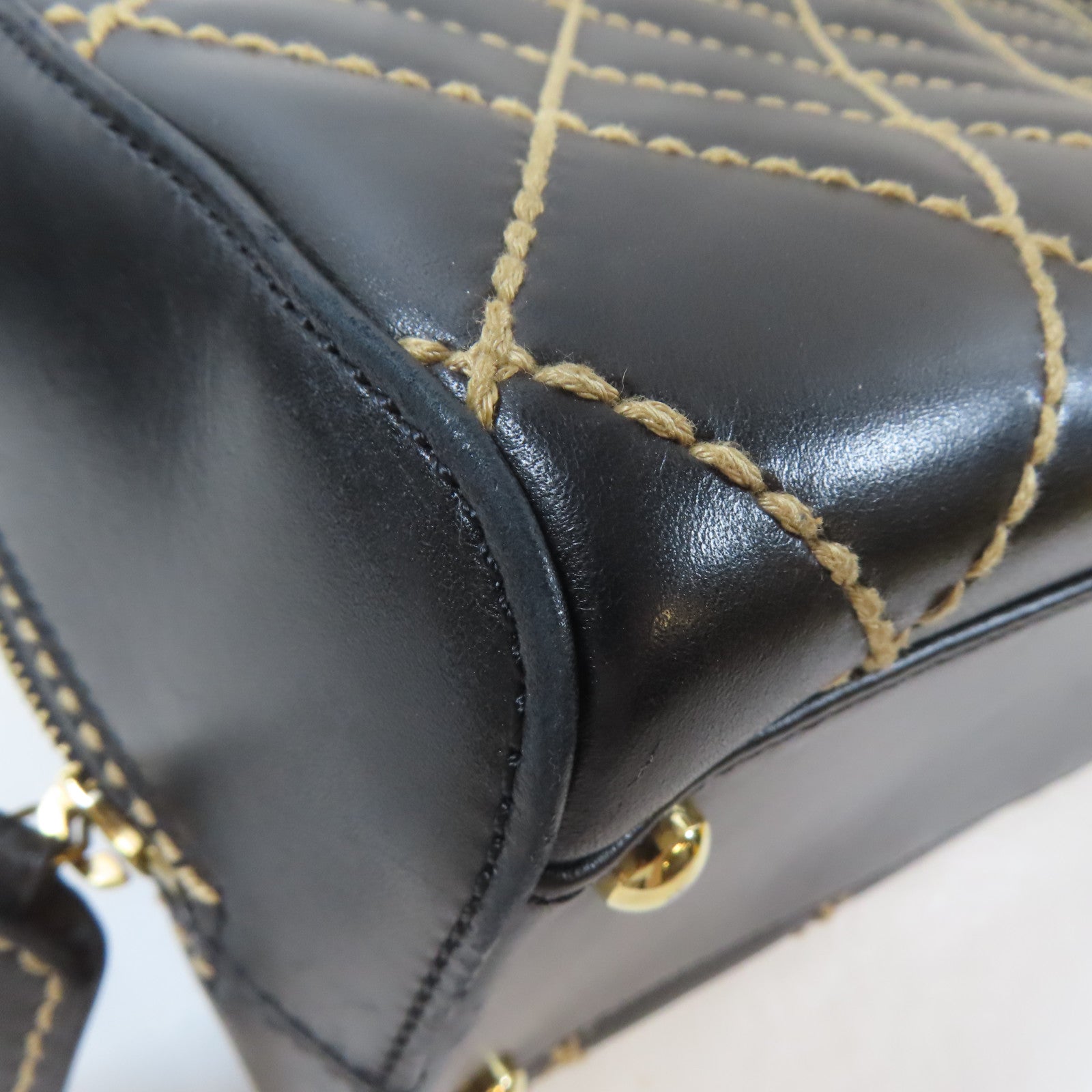 CHANEL 菱格牛皮皮革Vintage Handbag金扣金扣黑色