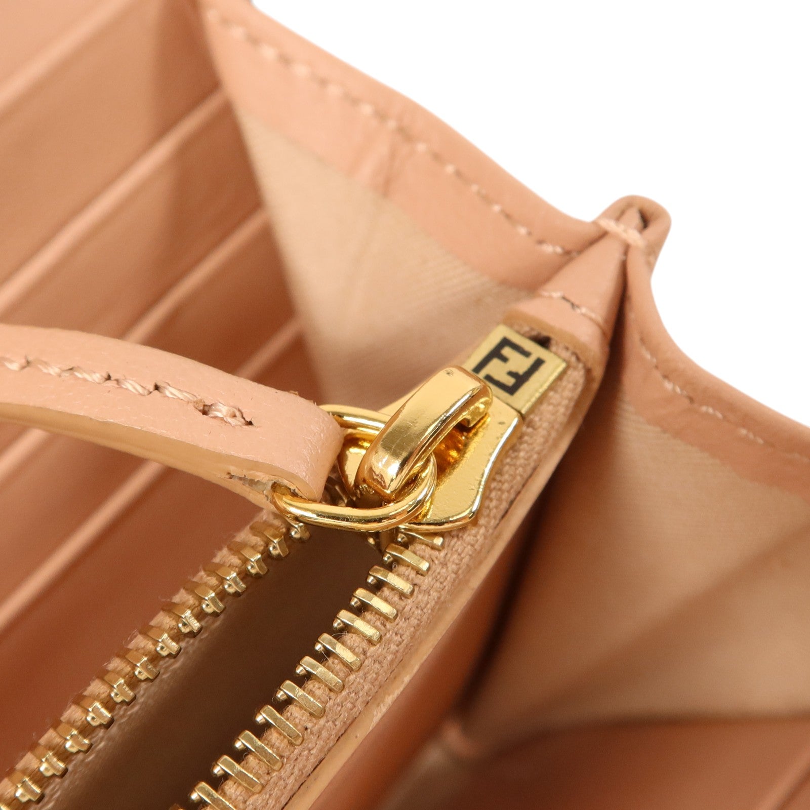 FENDI 羊皮皮革Baguette Continental Wallet金扣長錢包