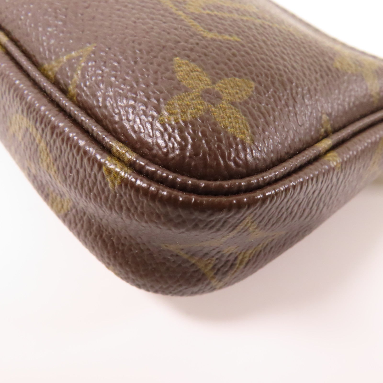 LOUIS VUITTON Monogram Pochette Accessories金扣手挽袋啡色
