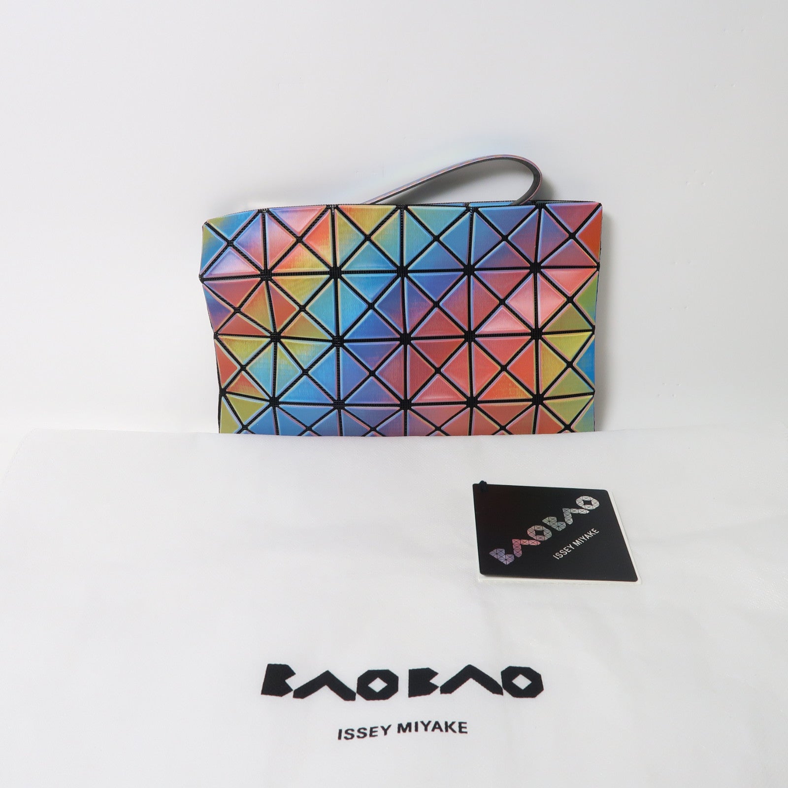 BAO BAO ISSEYMIYAKE PVC Bao Bao Pouch銀扣手拿包彩色