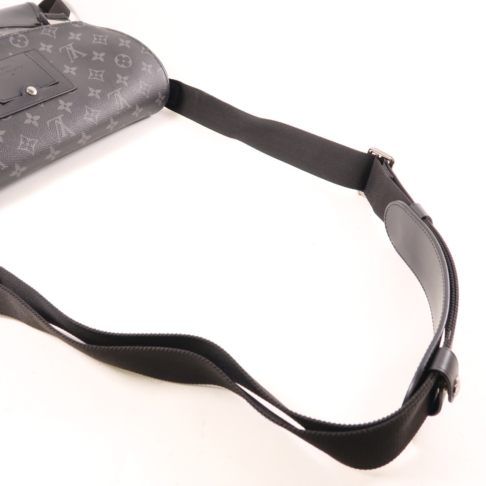 LOUIS VUITTON Monogram Eclipse Messenger PM Voyager銀扣肩背袋黑色