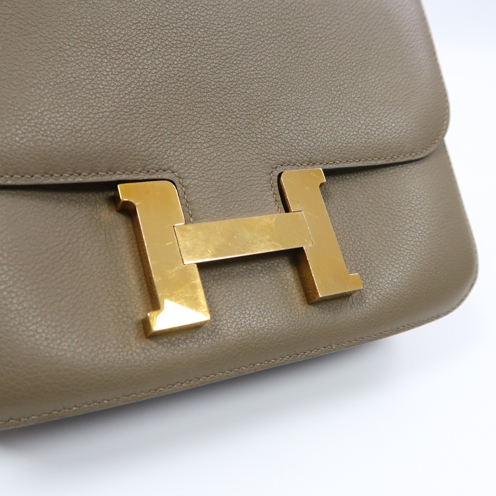 HERMES Evercolor皮革Constance 24金扣肩背袋Origan