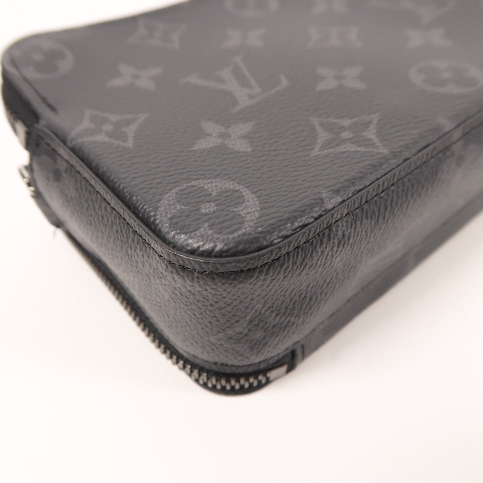 LOUIS VUITTON Monogram Eclipse Alpha Wearable銀扣肩背袋