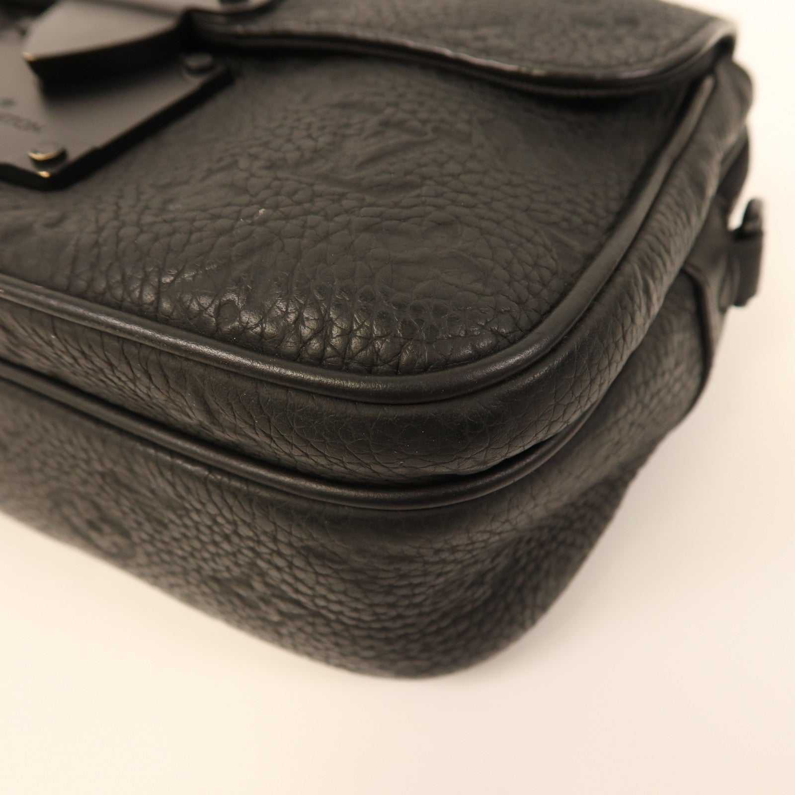 LOUIS VUITTON Monogram Taurillon S Lock肩背袋黑色