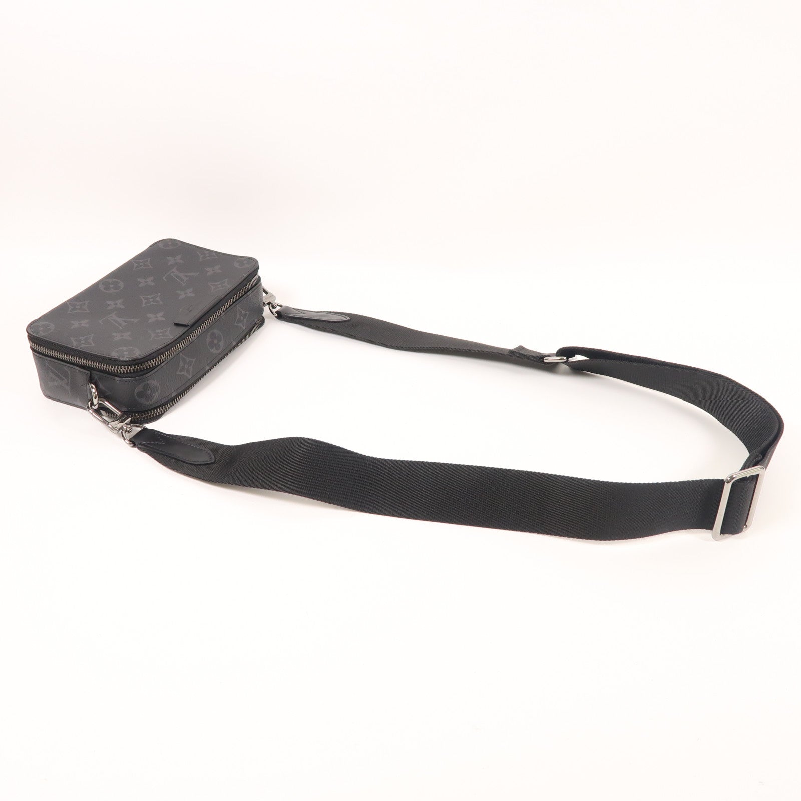 LOUIS VUITTON Monogram Eclipse Alpha Wearable銀扣肩背袋