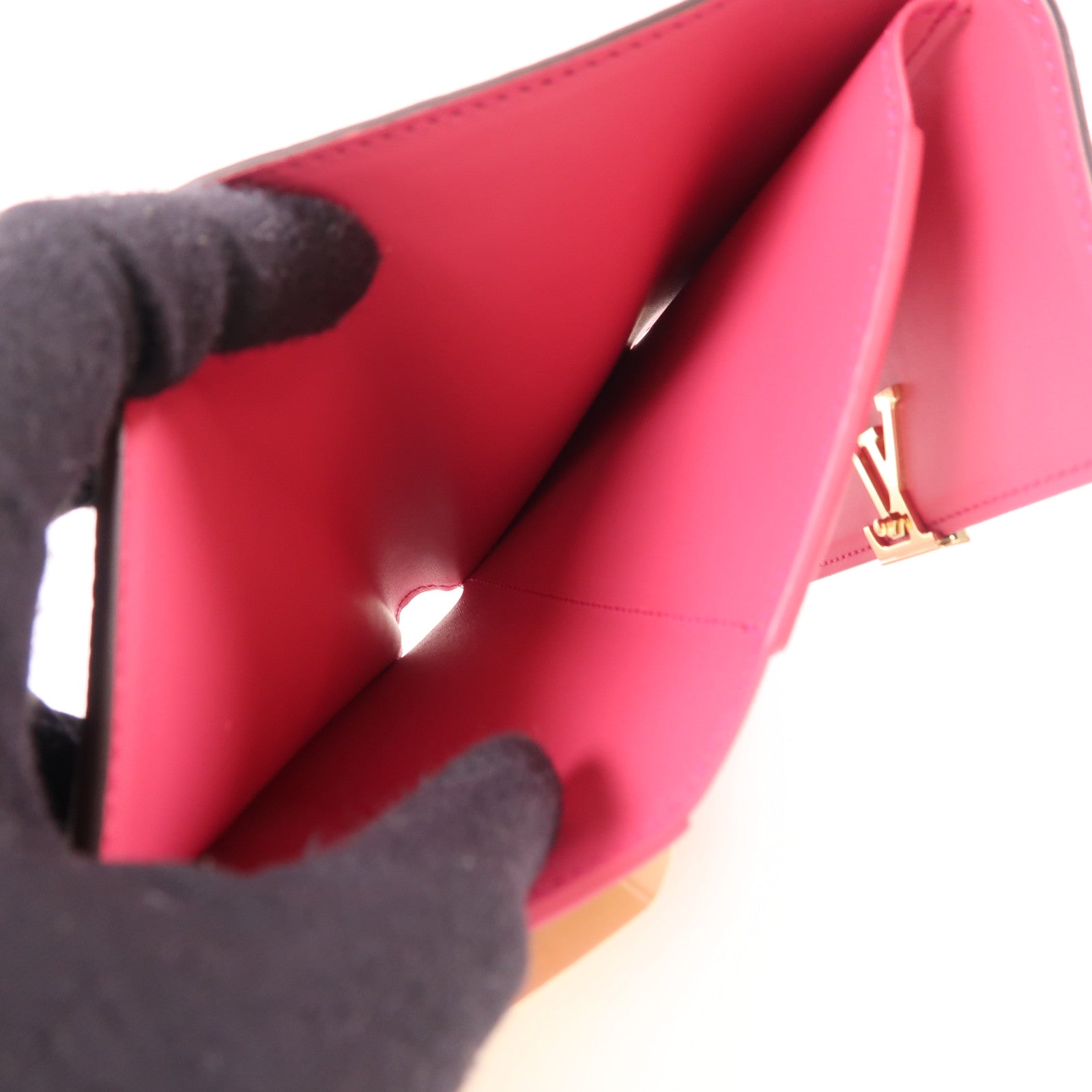 LOUIS VUITTON Taurillon Capucines Wallet金扣錢包