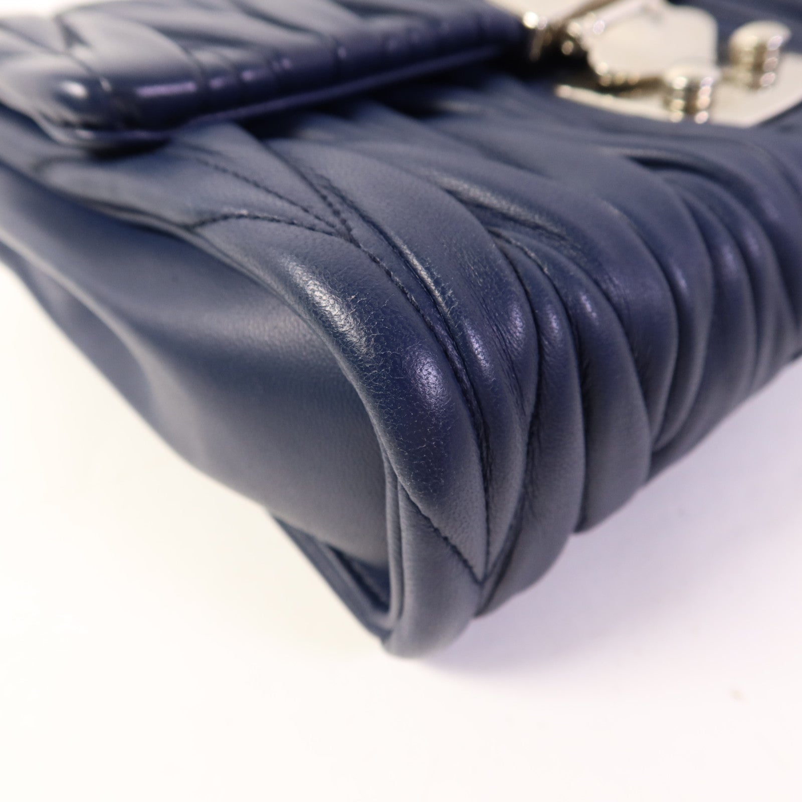 Miu Miu 羊皮皮革Chain Mini Bag銀扣肩背袋