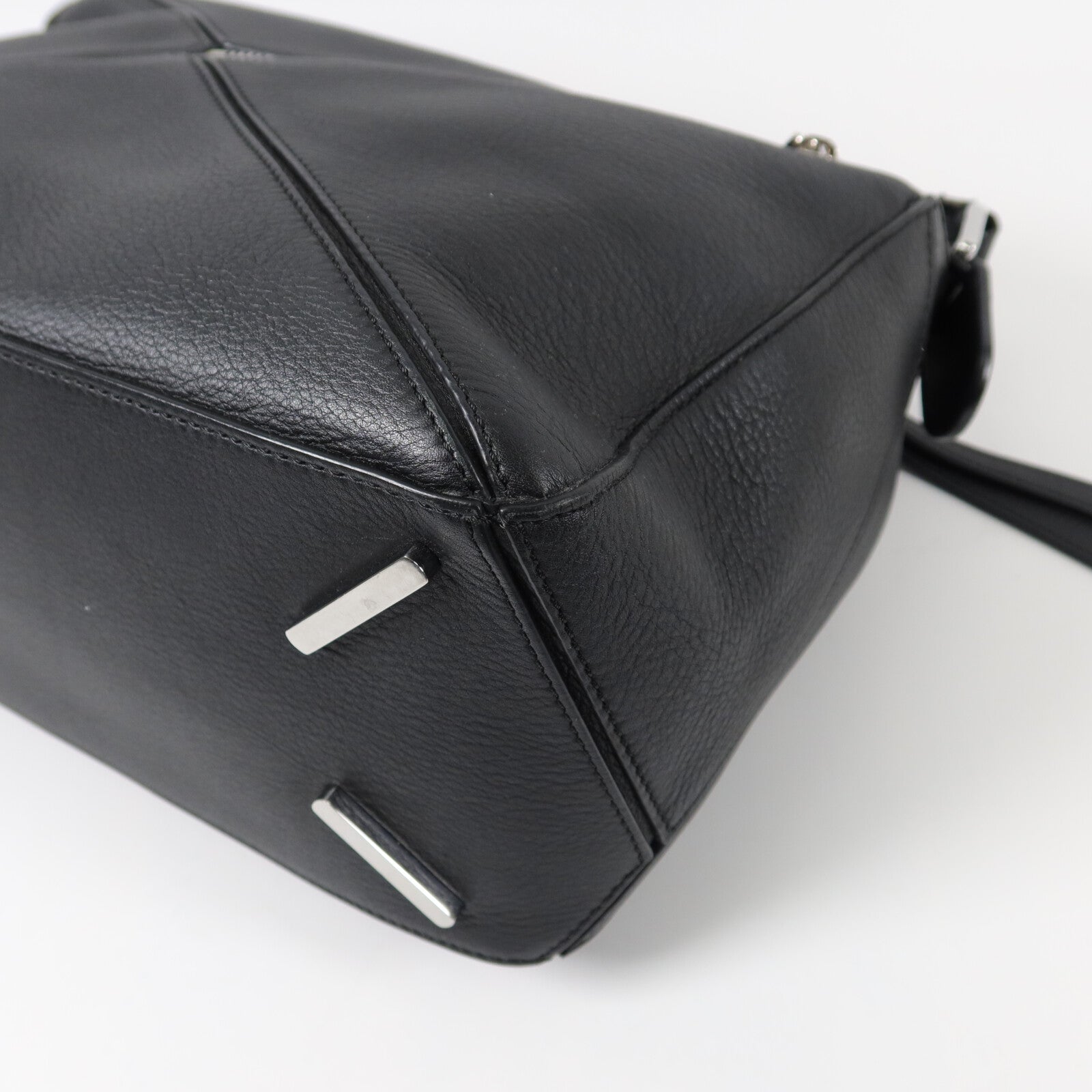 LOEWE 牛皮皮革Puzzle Medium手挽肩背兩用袋