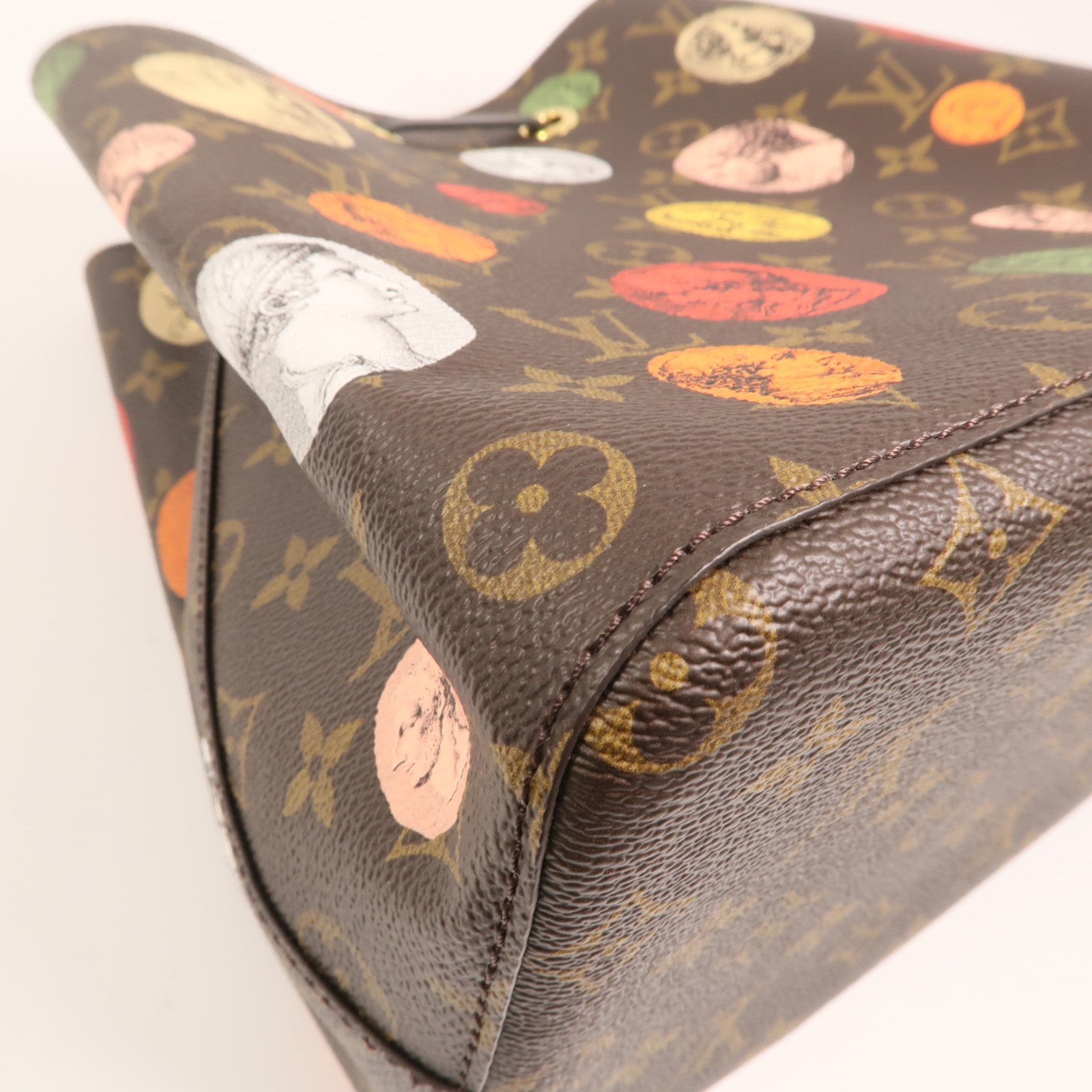 LOUIS VUITTON Monogram Cameo Fornasetti NeoNoe MM金扣肩背袋