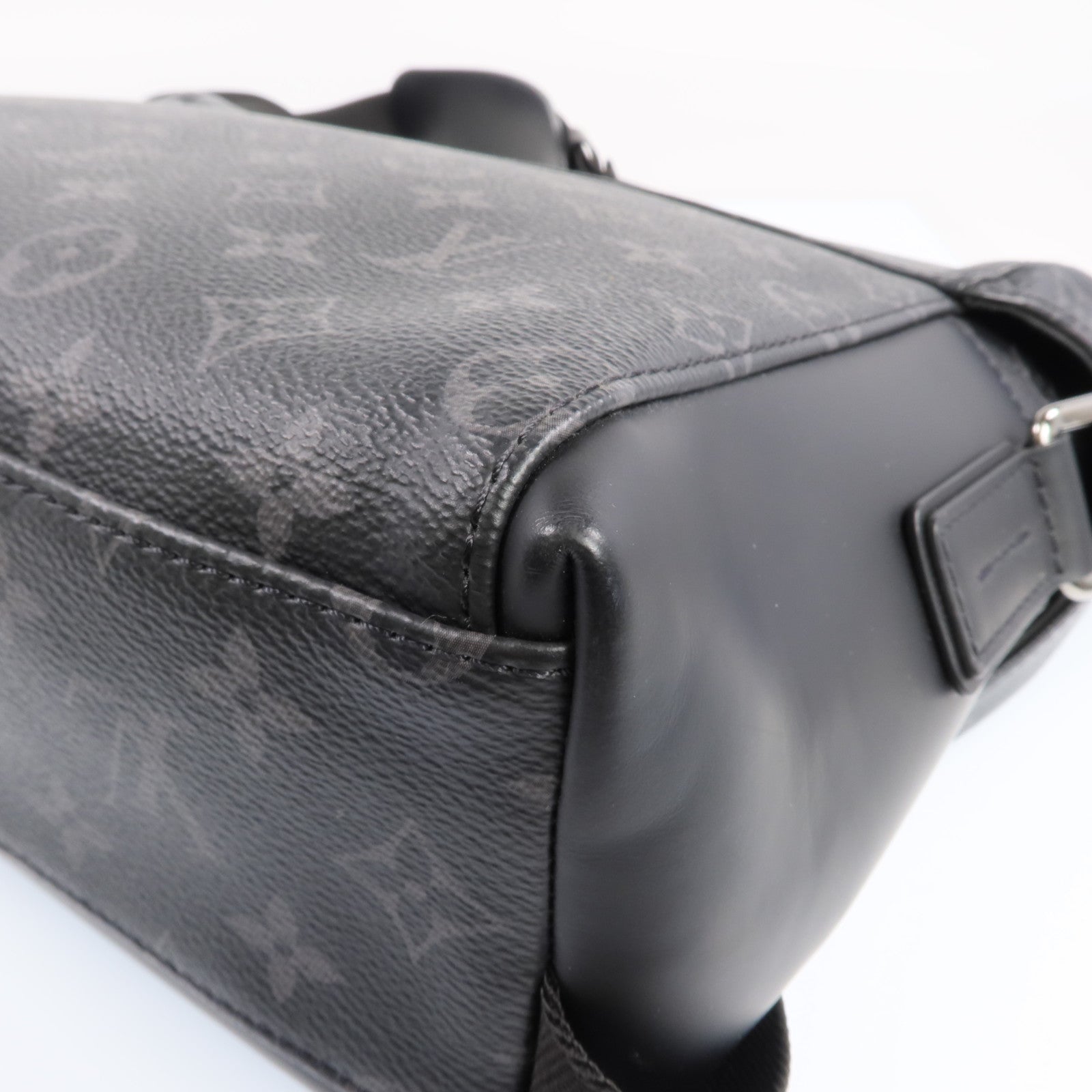 LOUIS VUITTON Monogram Eclipse Messenger PM Voyager銀扣肩背袋