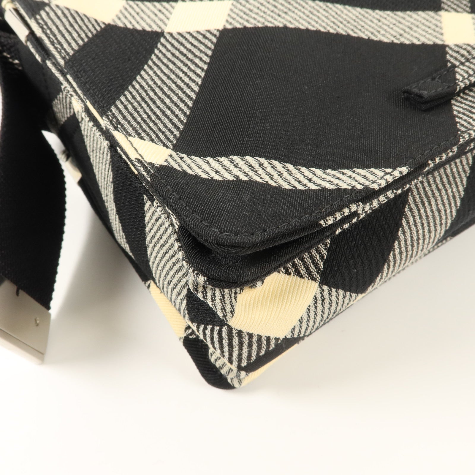 BURBERRY 帆布Trench Crossbody Bag肩背袋