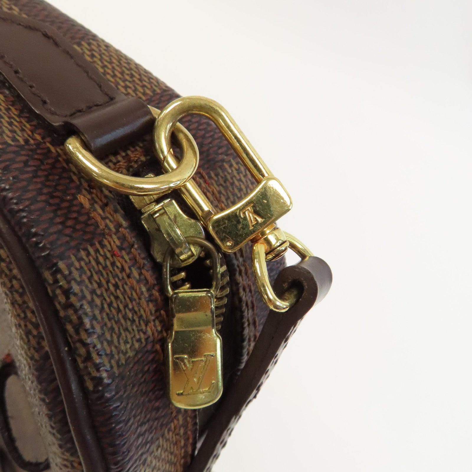 LOUIS VUITTON Damier Pochette Ipanema金扣肩背袋啡色