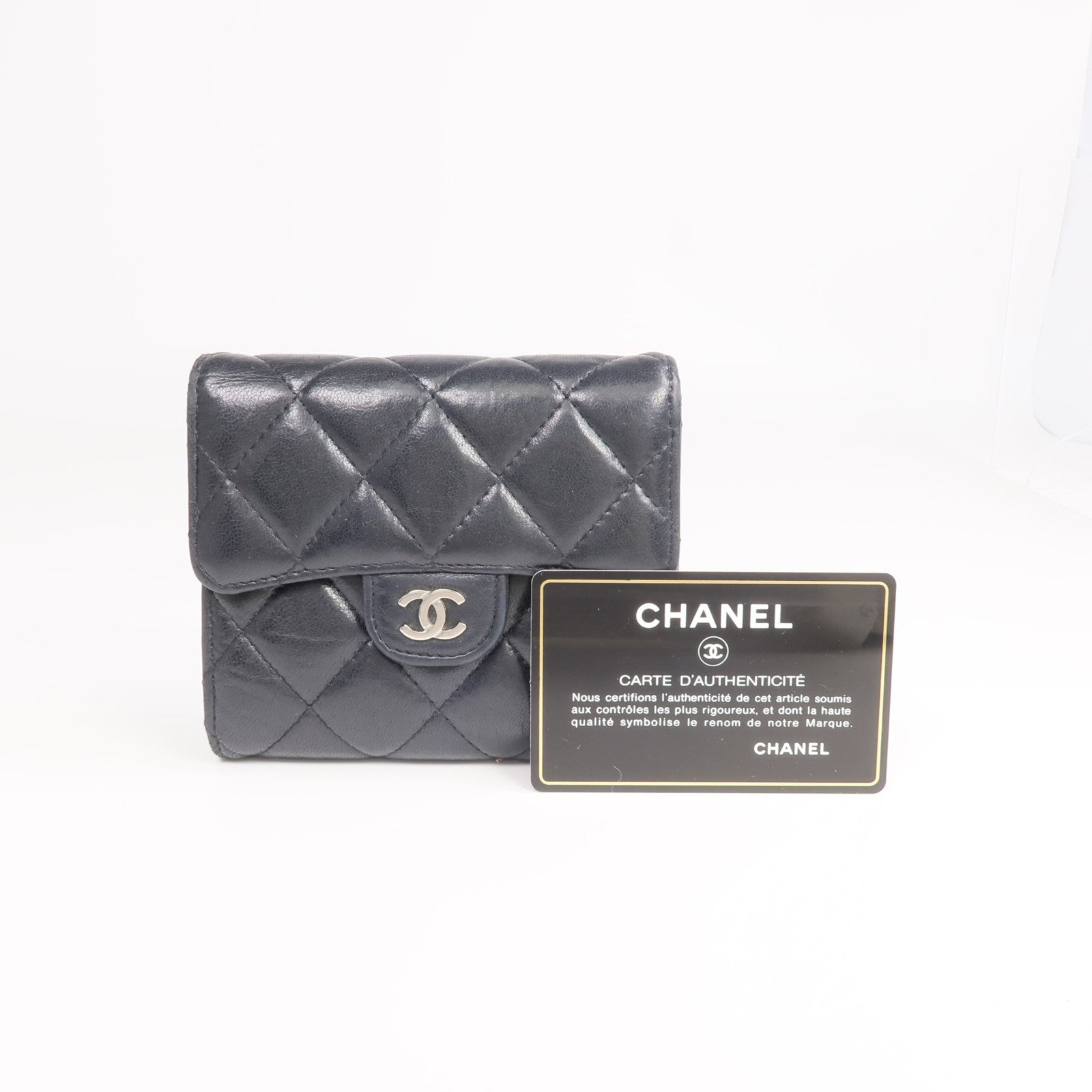 CHANEL 羊皮皮革Fold Wallet銀扣錢包