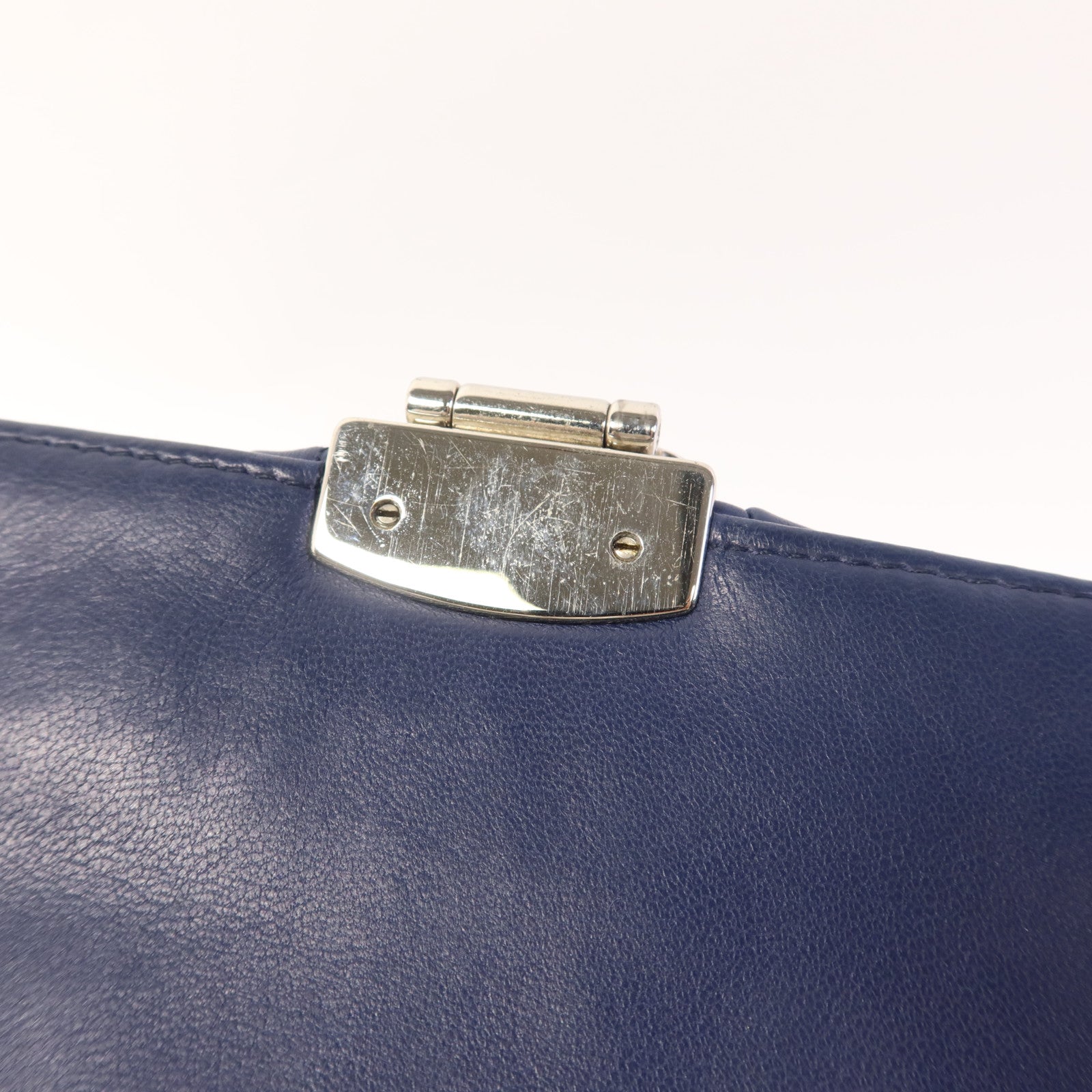 Miu Miu 羊皮皮革Chain Mini Bag銀扣肩背袋