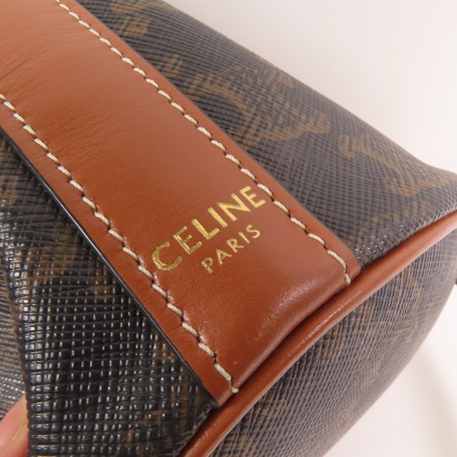 CELINE Triomphe帆布Bucket Bag金扣肩背袋