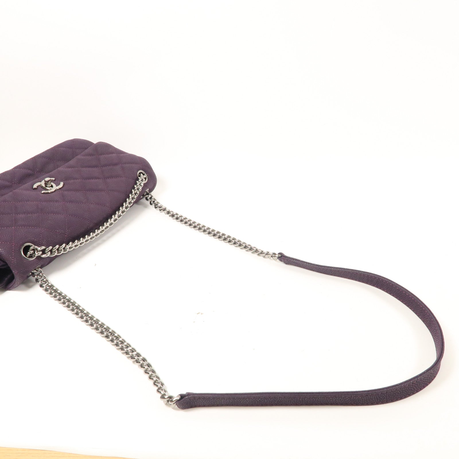 CHANEL 菱格Caviar皮革Chain Shoulder銀扣鏈帶肩背袋紫色
