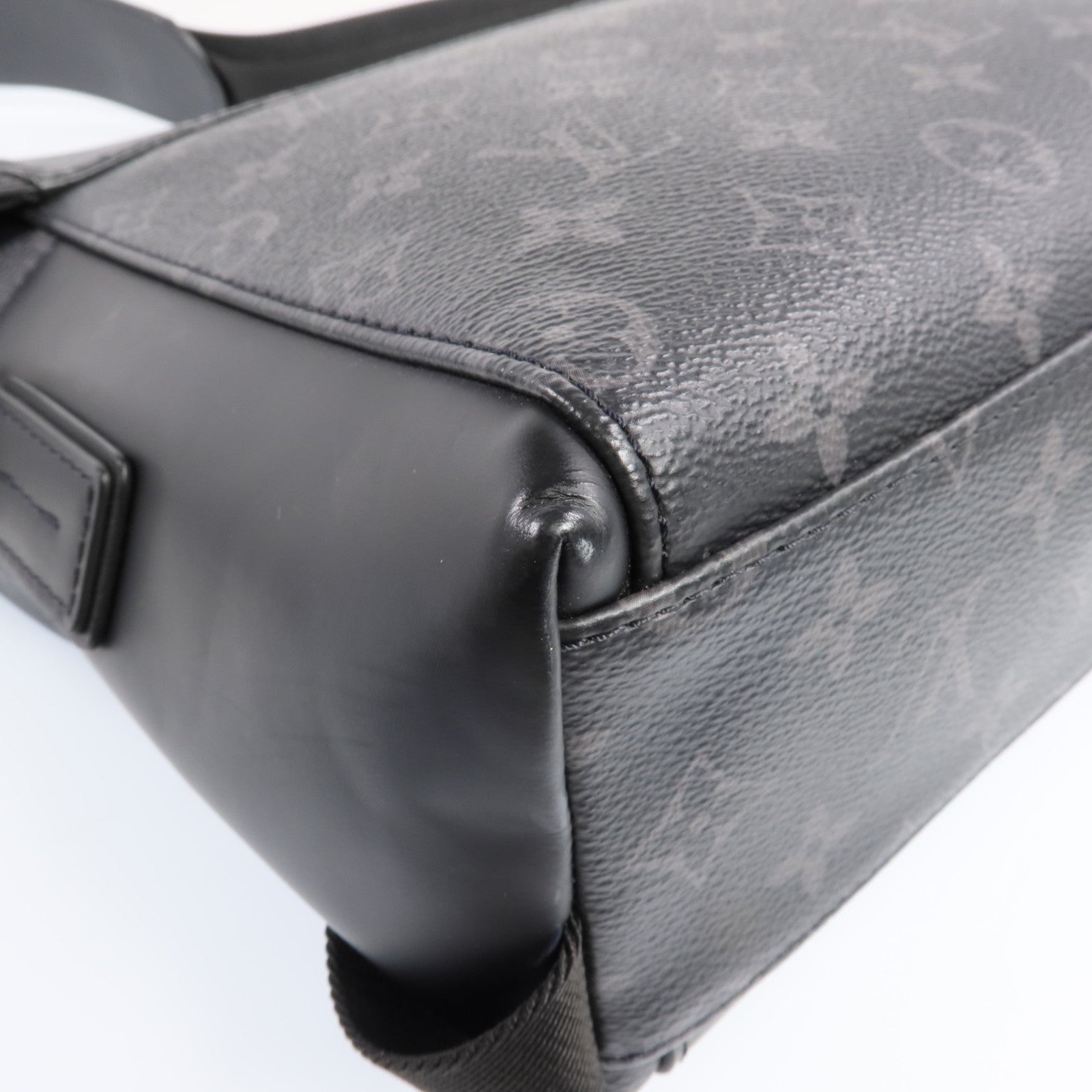 LOUIS VUITTON Monogram Eclipse Messenger PM Voyager銀扣肩背袋