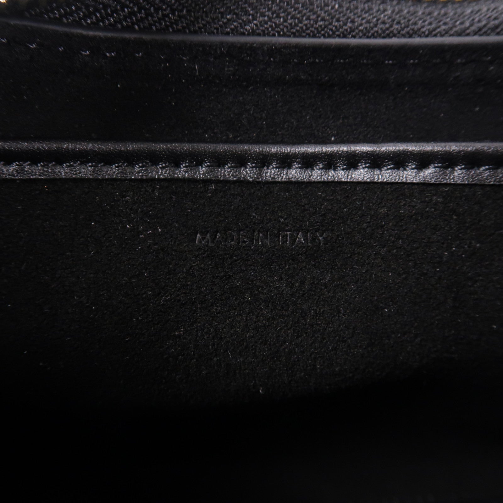 CELINE 牛皮皮革Medium Ava Triomphe金扣肩背袋黑色