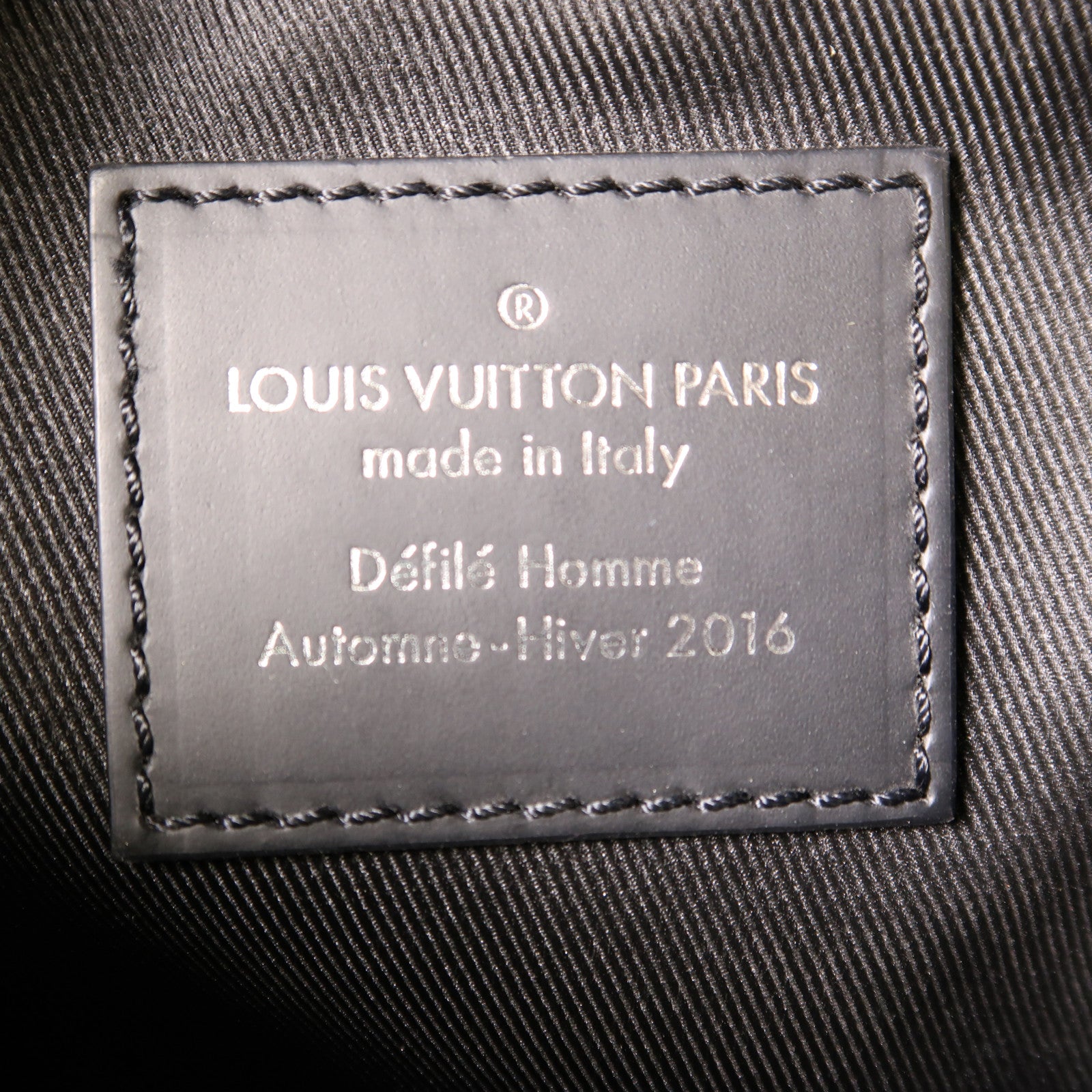 LOUIS VUITTON Monogram Eclipse Messenger PM Voyager銀扣肩背袋黑色
