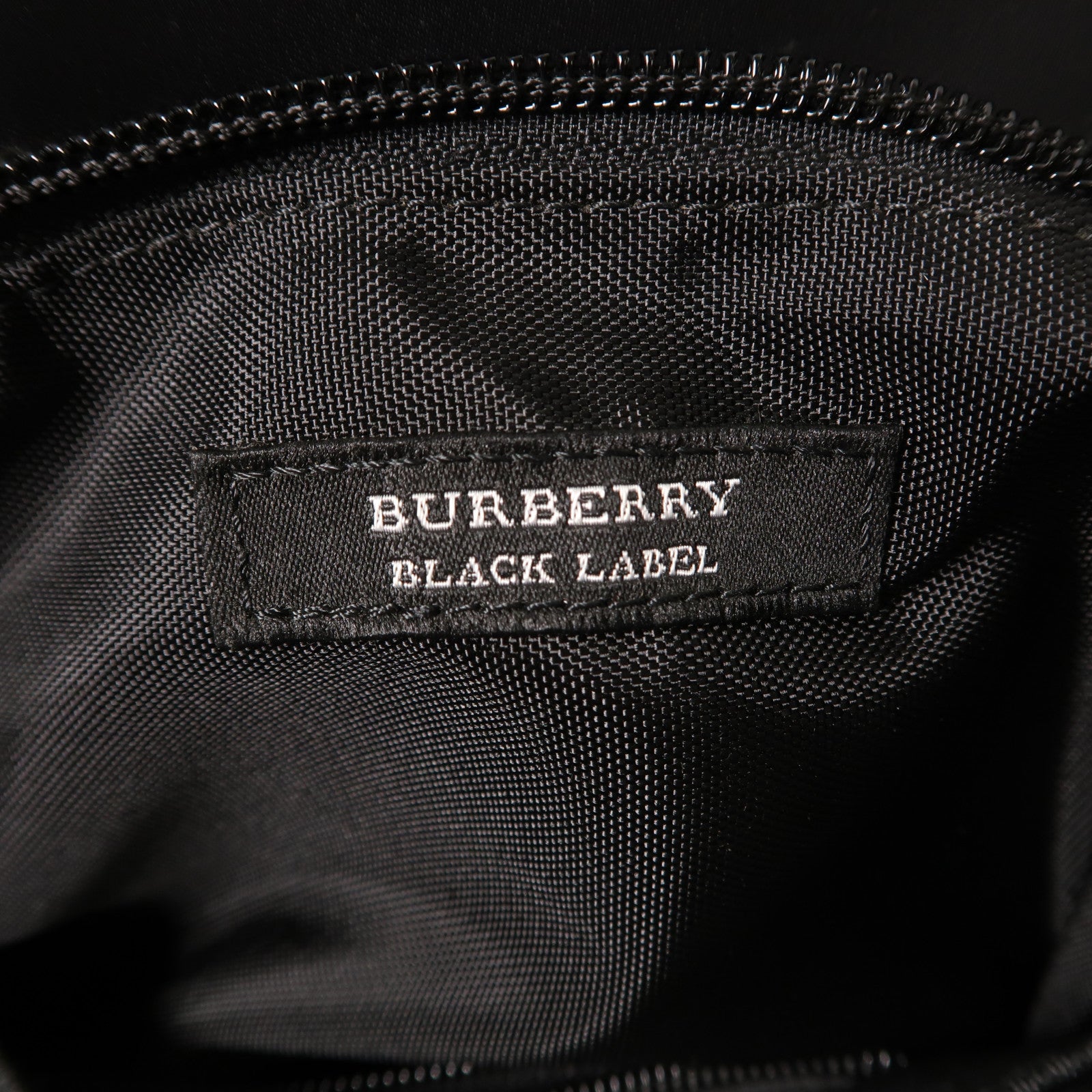BURBERRY 尼龍Hand Bag銀扣手挽袋