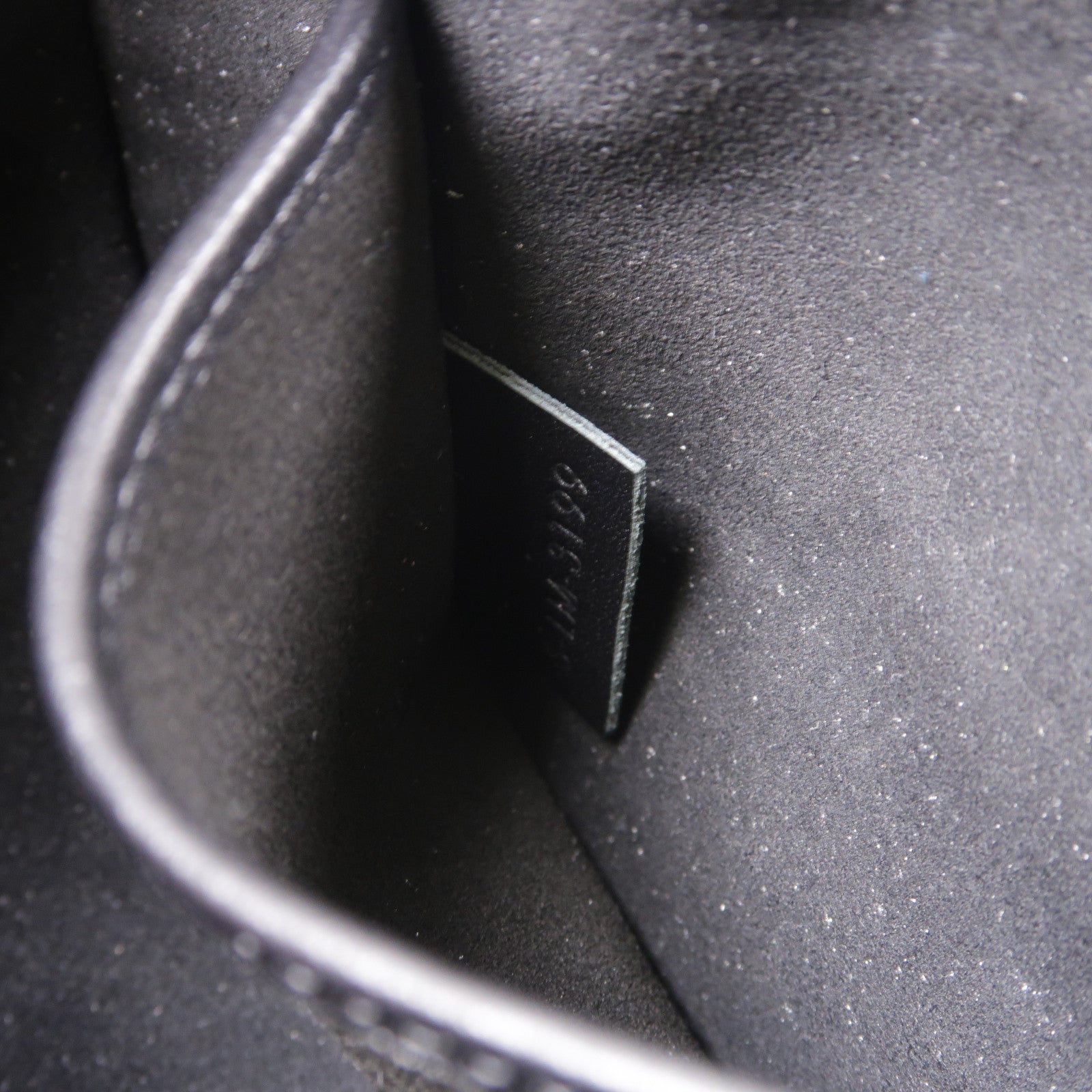 CELINE 牛皮皮革Medium Ava Triomphe金扣肩背袋黑色