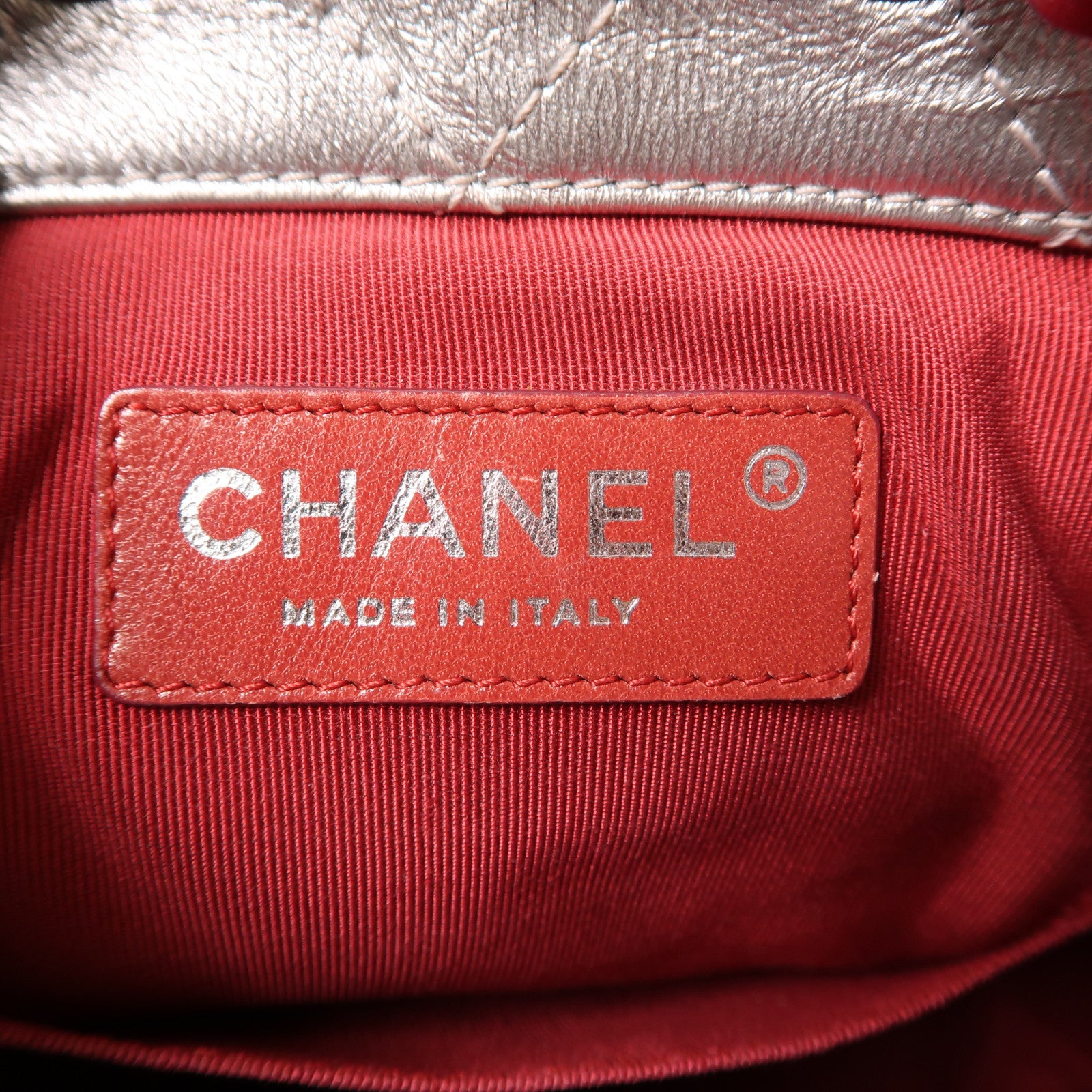 CHANEL 菱格牛皮皮革Gabrielle Backpack銀扣背包銀色