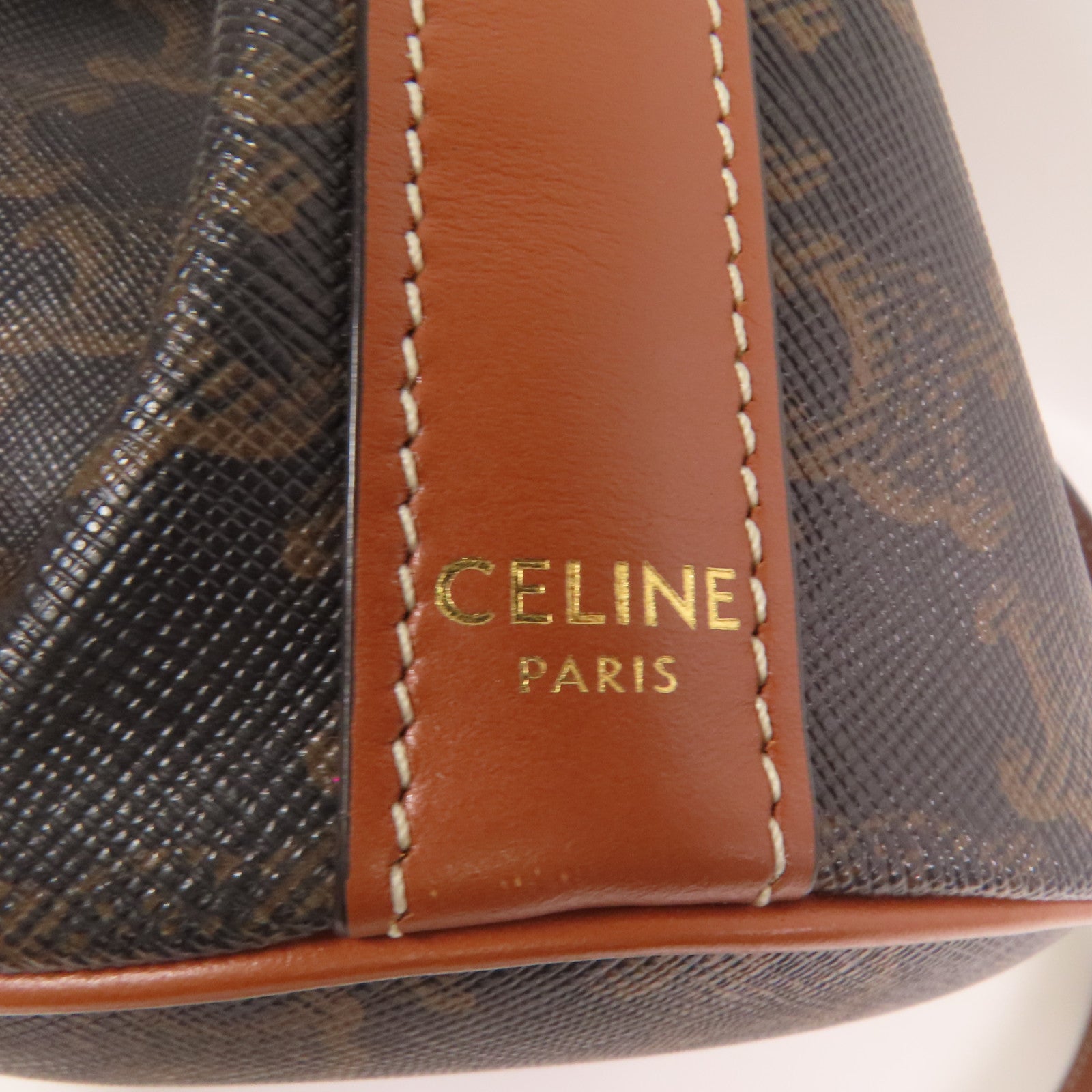 CELINE Triomphe帆布Bucket Bag金扣肩背袋