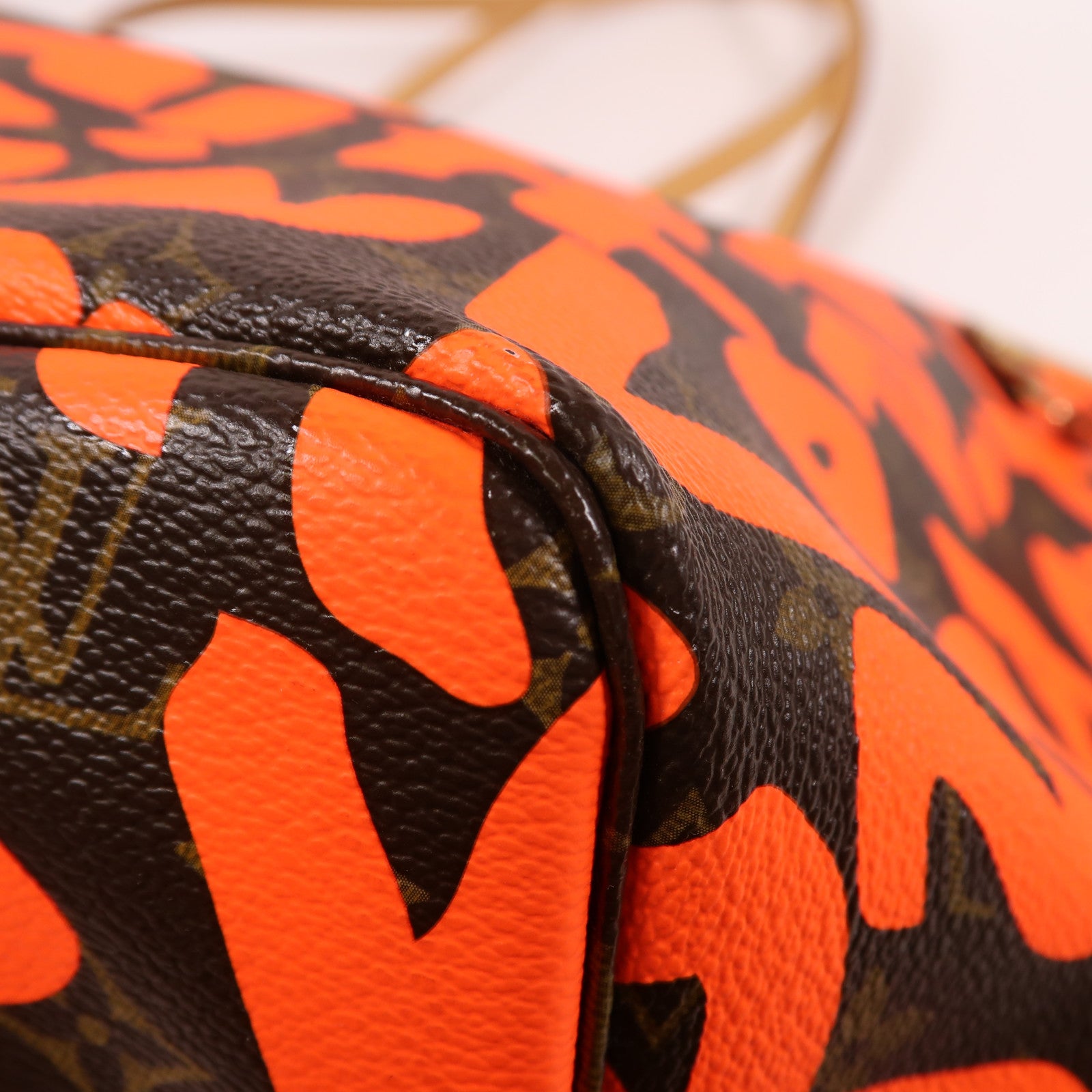 LOUIS VUITTON Monogram Graffiti Neverfull GM金扣肩背袋啡色/橙色