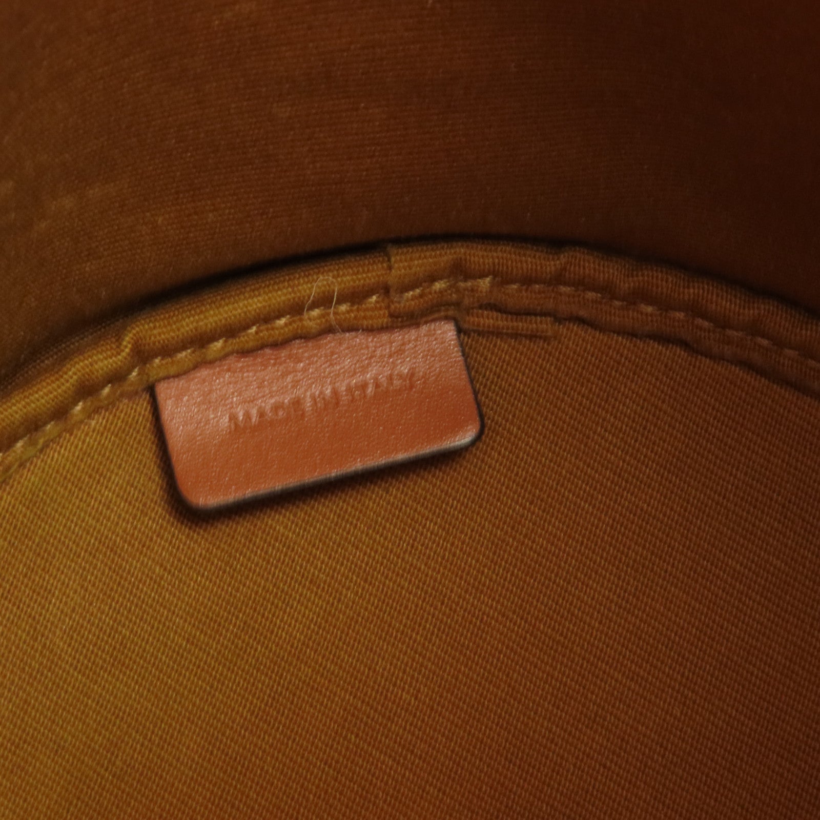 CELINE Triomphe帆布Bucket Bag金扣肩背袋