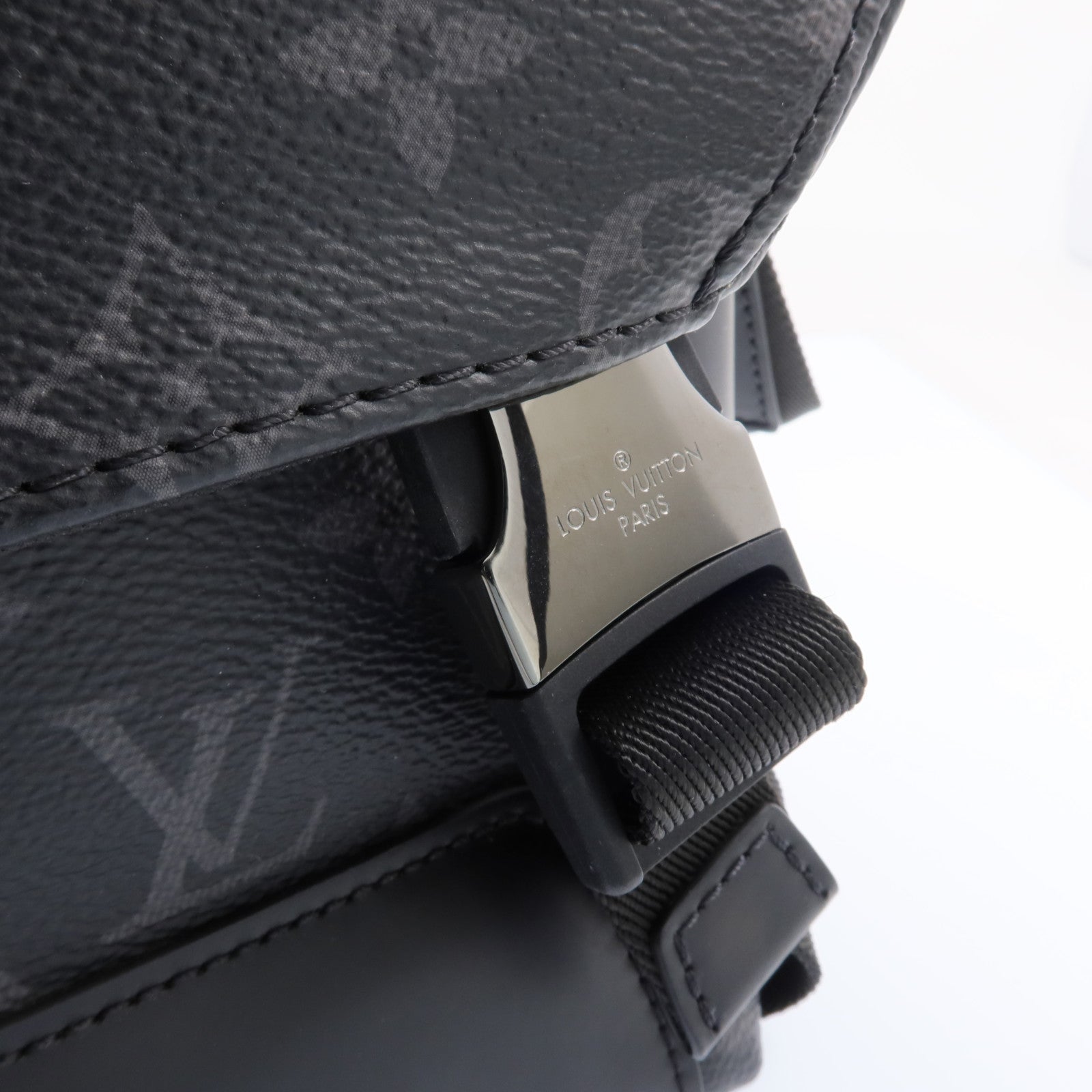 LOUIS VUITTON Monogram Eclipse Messenger PM Voyager銀扣肩背袋