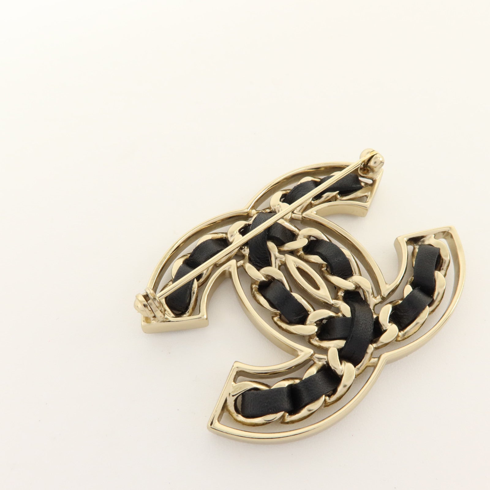CHANEL 金屬/羊皮皮革Brooch金扣胸針
