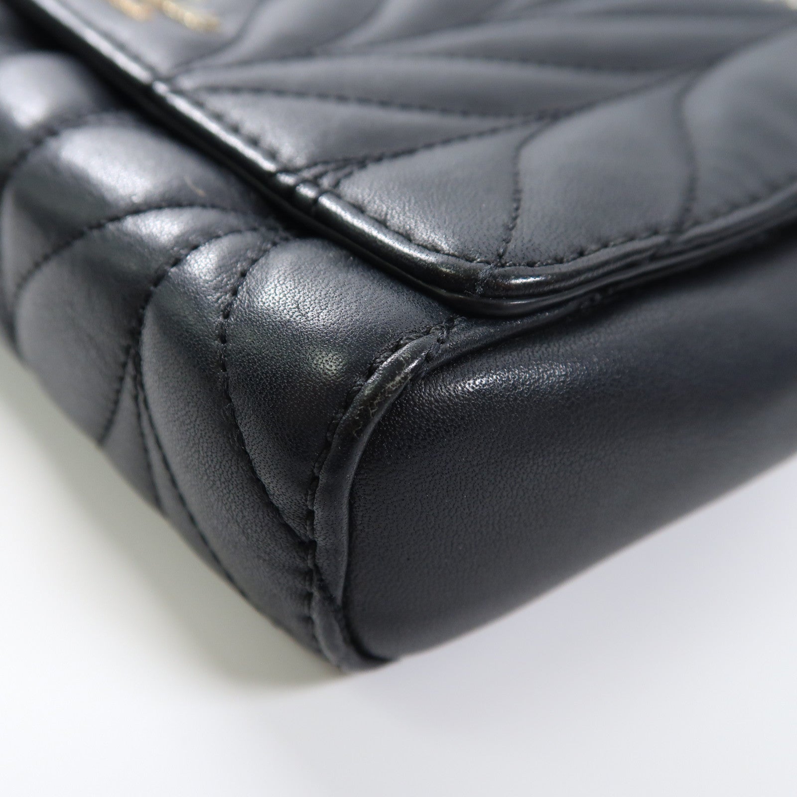 Kate Spade 牛皮皮革Briar Lane Quilted Mini Emelyn金扣鏈帶肩背袋黑色