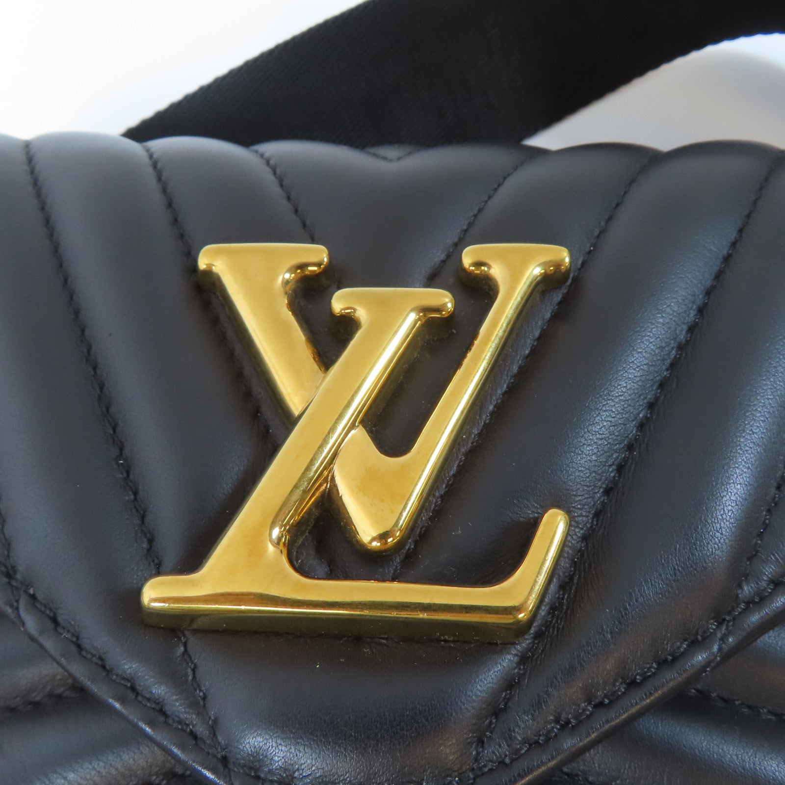 LOUIS VUITTON 牛皮皮革New Wave Multi Pochette金扣手挽肩背兩用袋黑色