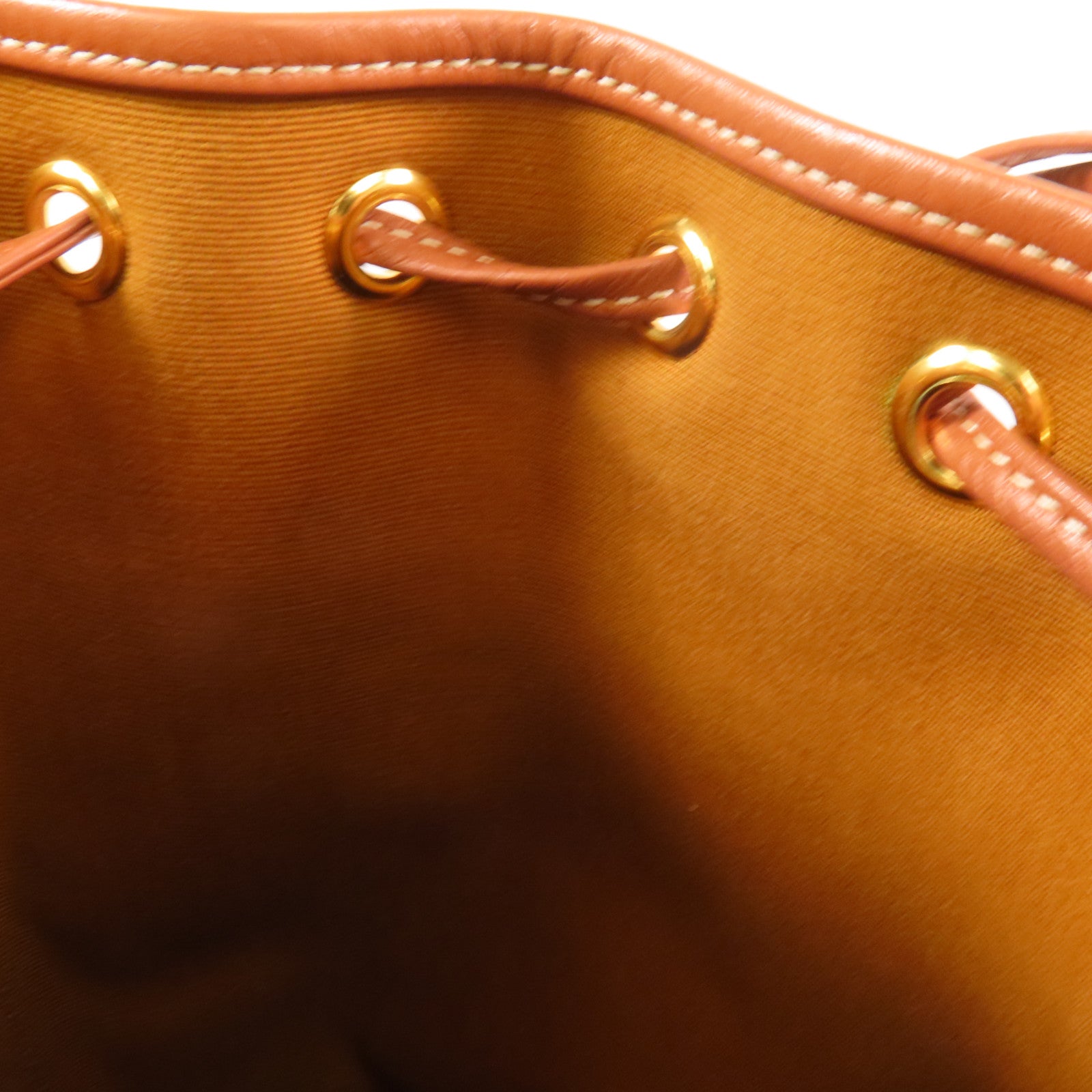 CELINE Triomphe帆布Bucket Bag金扣肩背袋