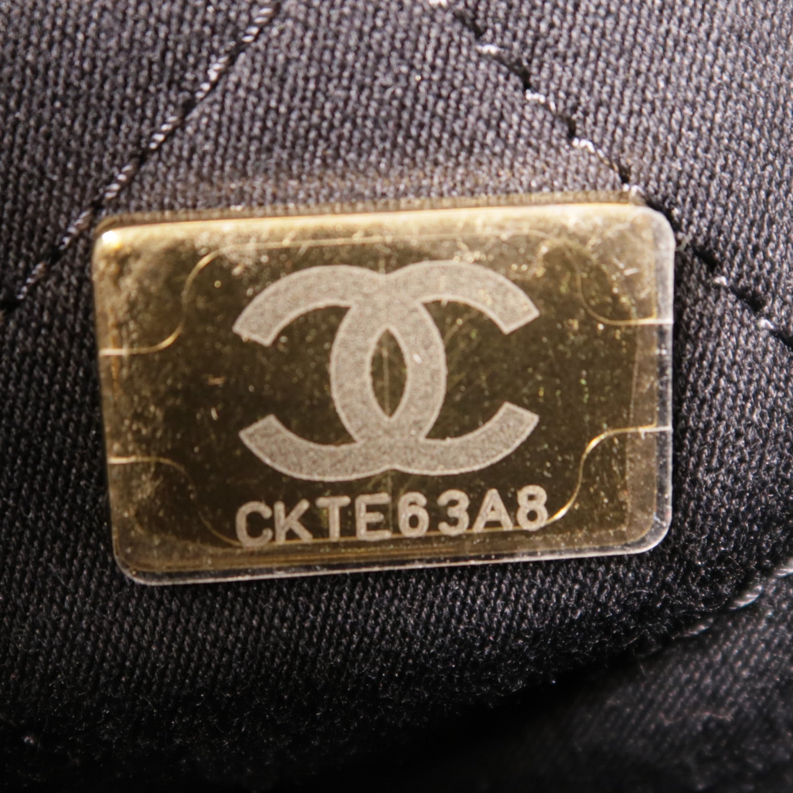 CHANEL 羊皮皮革Chanel 22 Mini金扣肩背袋