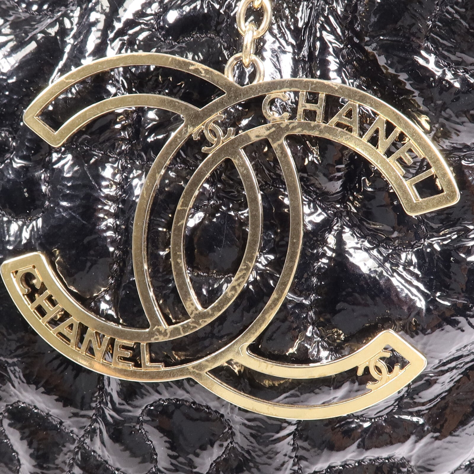 CHANEL 漆皮皮革Chain Tote金扣鏈帶手挽袋