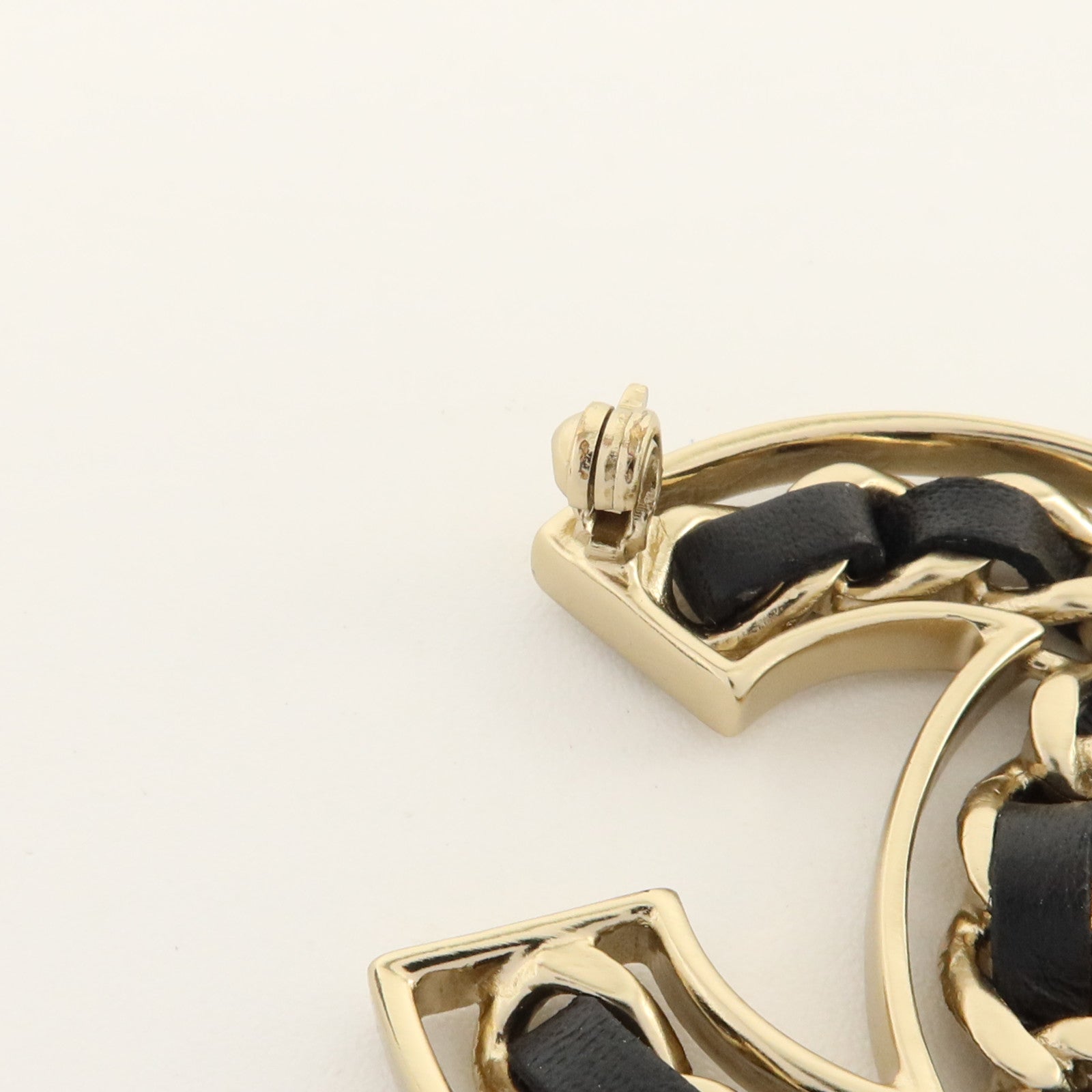 CHANEL 金屬/羊皮皮革Brooch金扣胸針