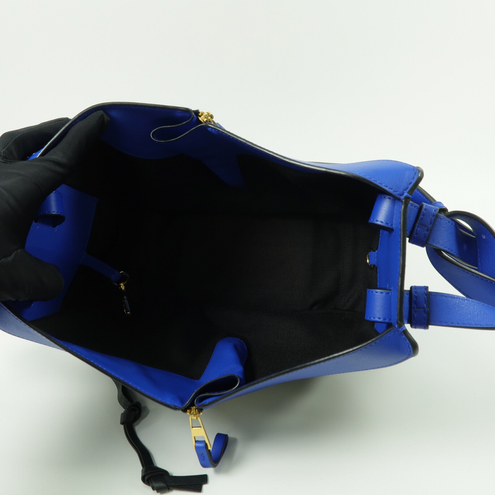 LOEWE 牛皮皮革Hammock Small手挽肩背兩用袋