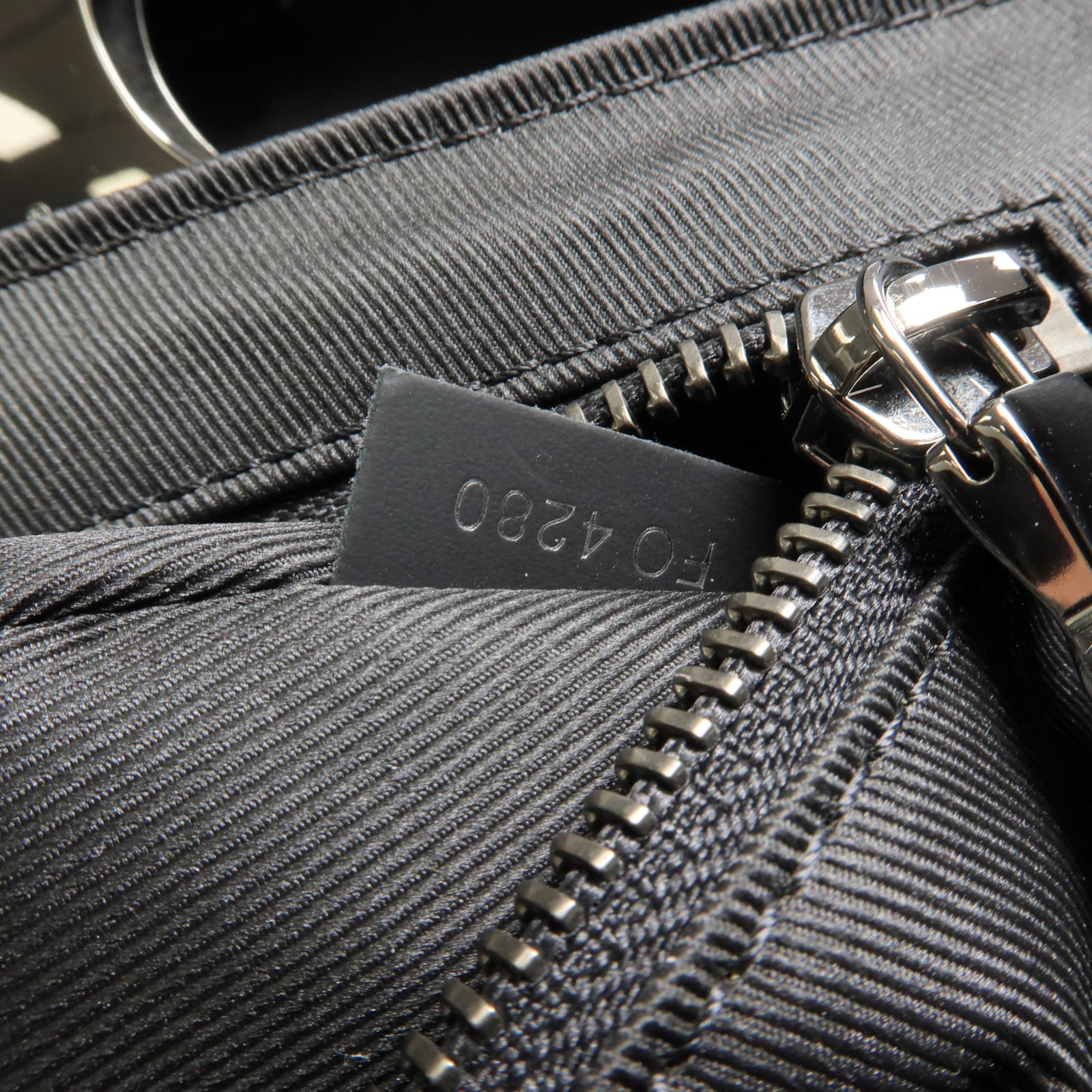 LOUIS VUITTON Monogram Eclipse Messenger PM Voyager銀扣肩背袋