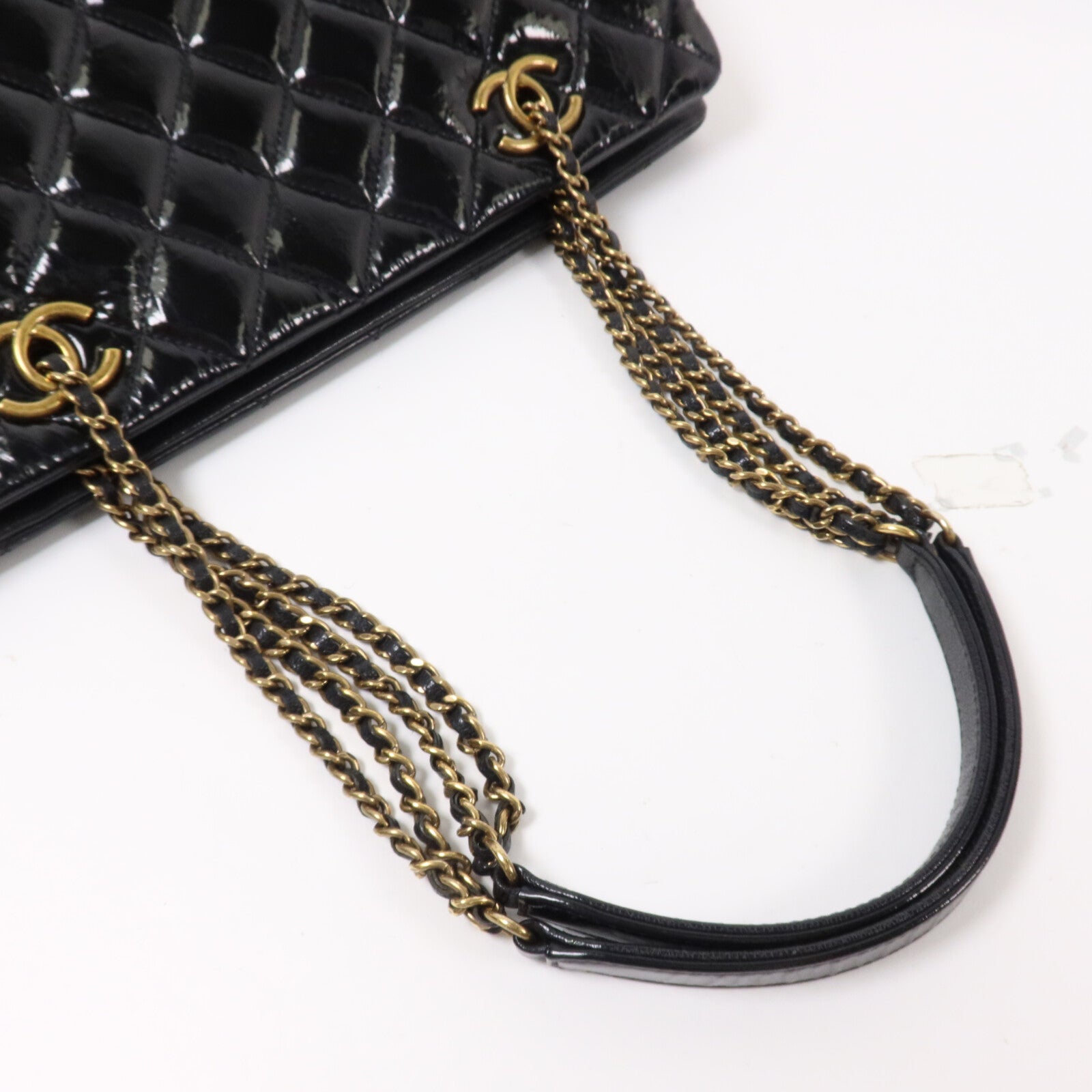 CHANEL 漆皮皮革/牛皮皮革CC Eyelet Tote鏈帶肩背袋