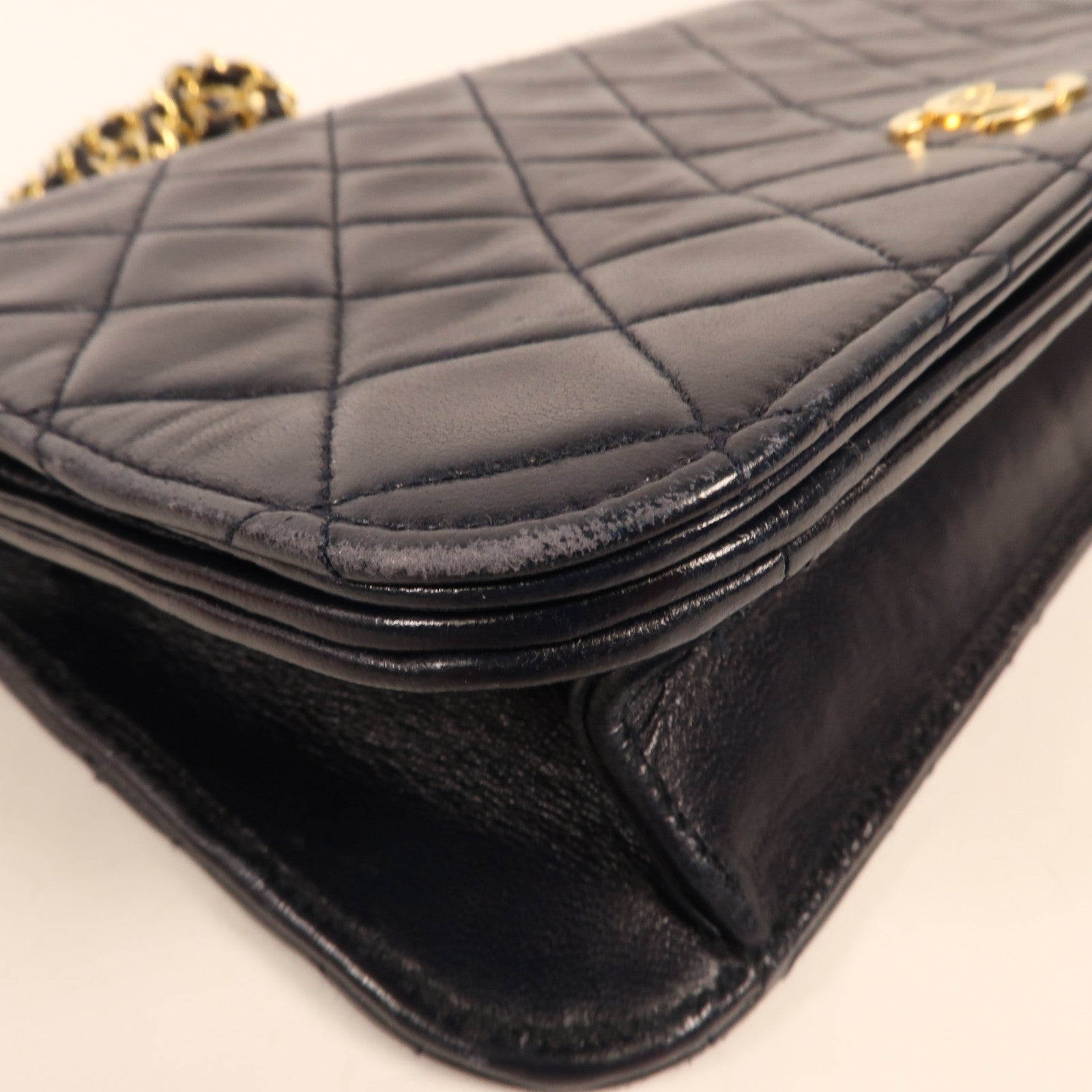 CHANEL 羊皮皮革Chain Shoulder金扣鏈帶肩背袋